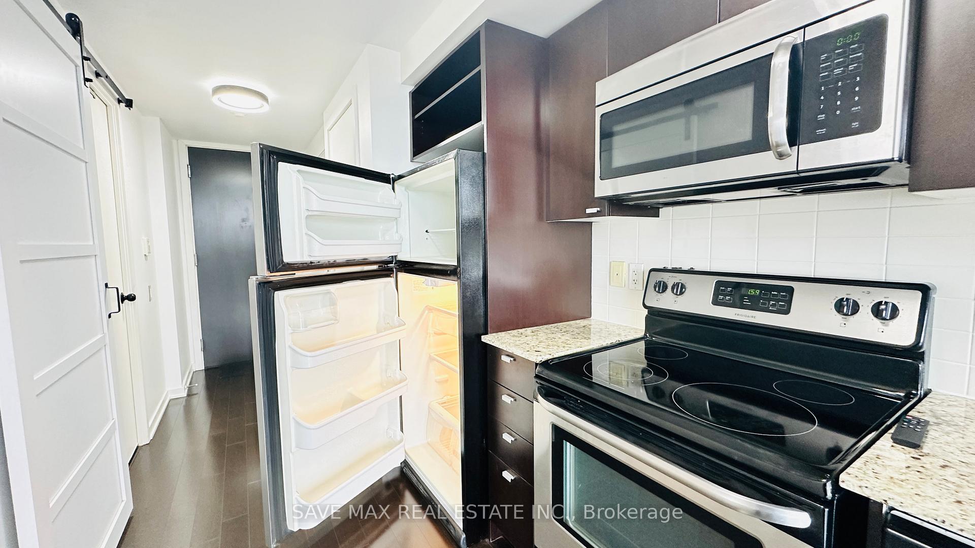 Photo 10 of Unit 3213, 105 The Queensway Avenue, Toronto, High Park-Swansea — HOMEH