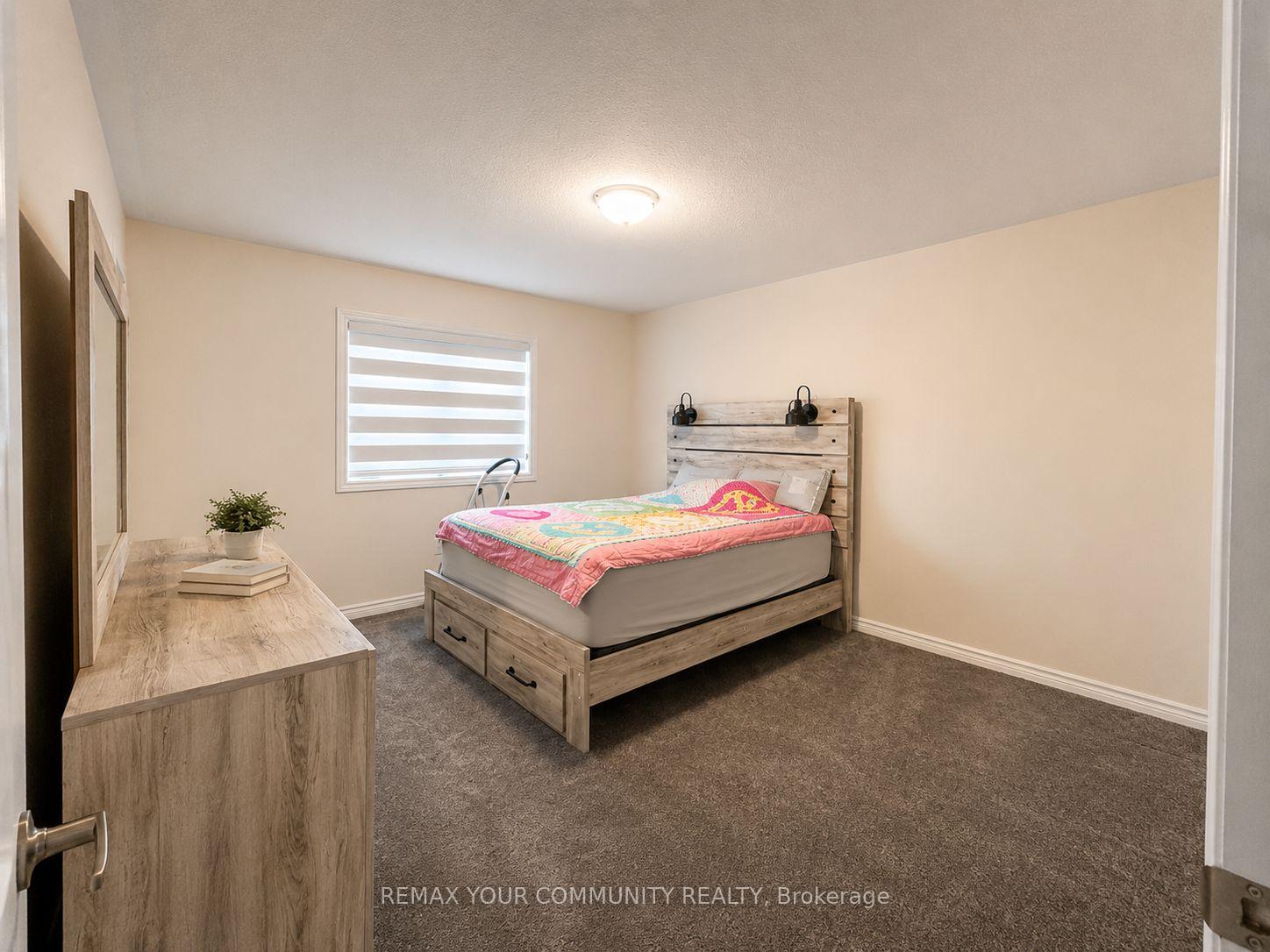 Photo 6 of 101 Connell Drive, Georgina, Keswick North — HOMEH