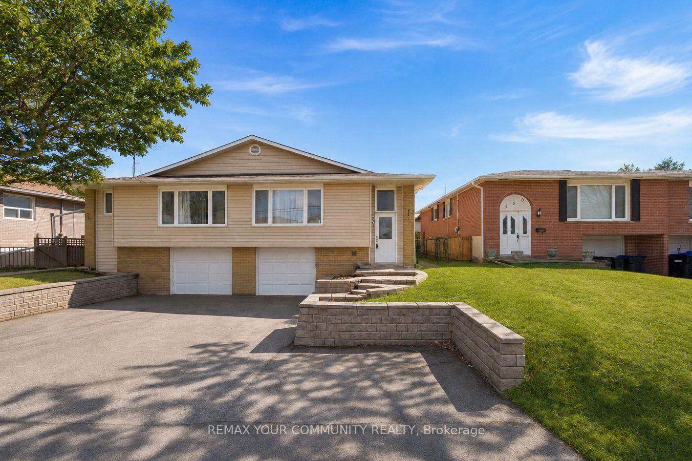 Front of Unit UPPER, 376 Agar Avenue