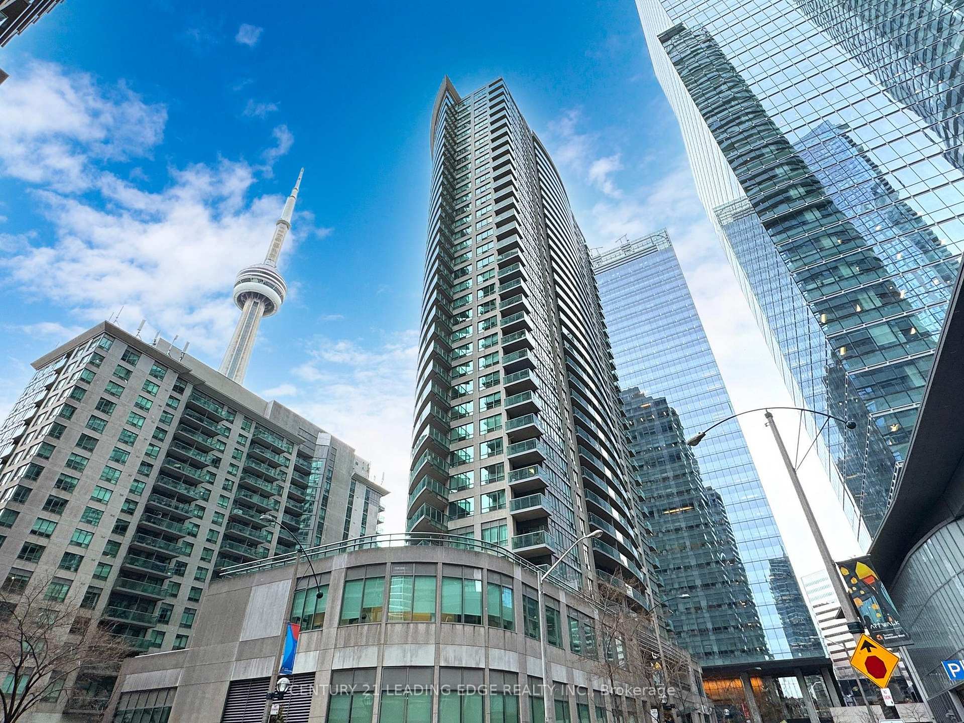 Photo 3 of Unit 3503, 30 Grand Trunk Crescent, Toronto, Waterfront Communities — HOMEH