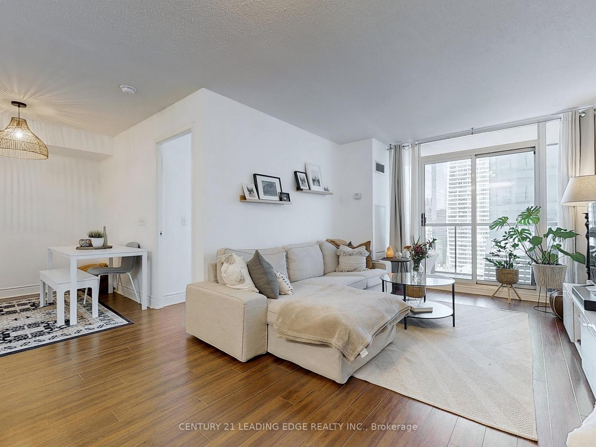 Photo 9 of Unit 3503, 30 Grand Trunk Crescent, Toronto, Waterfront Communities — HOMEH