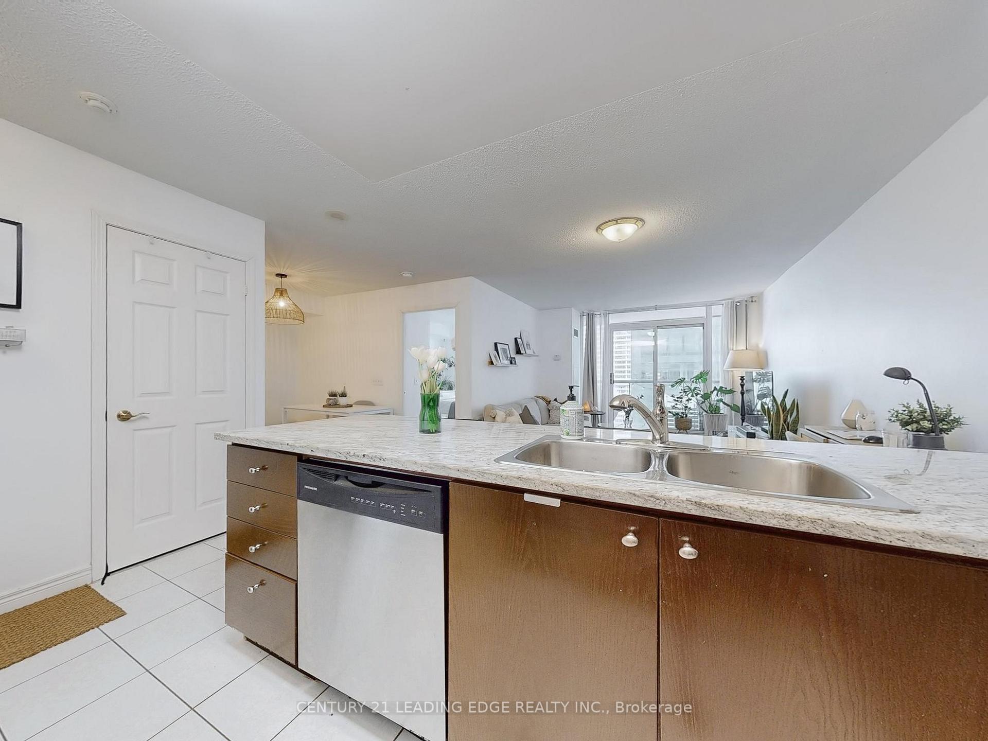 Photo 17 of Unit 3503, 30 Grand Trunk Crescent, Toronto, Waterfront Communities — HOMEH
