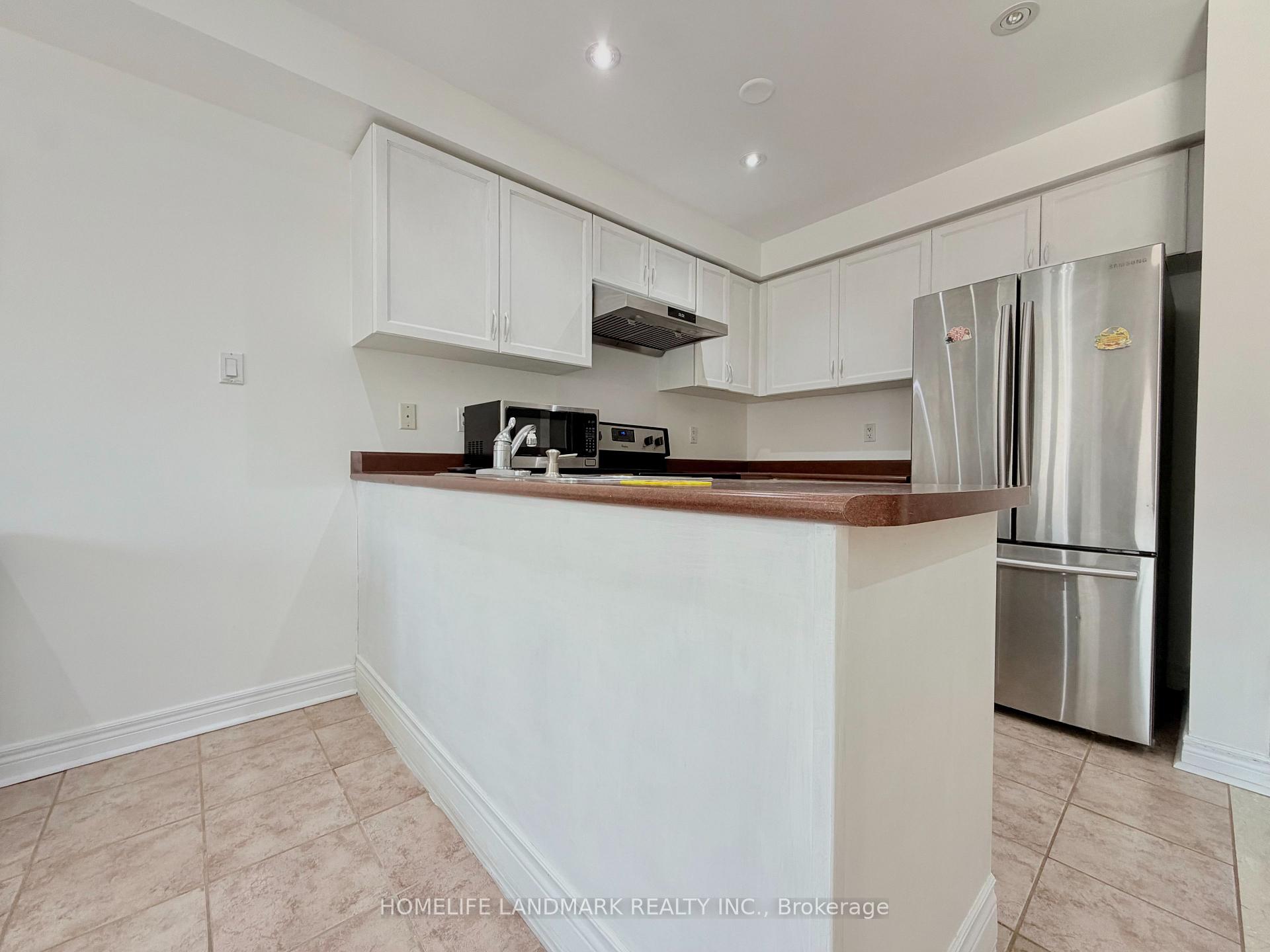 Photo 2 of 1967 Bur Oak Avenue, Markham, Greensborough — HOMEH