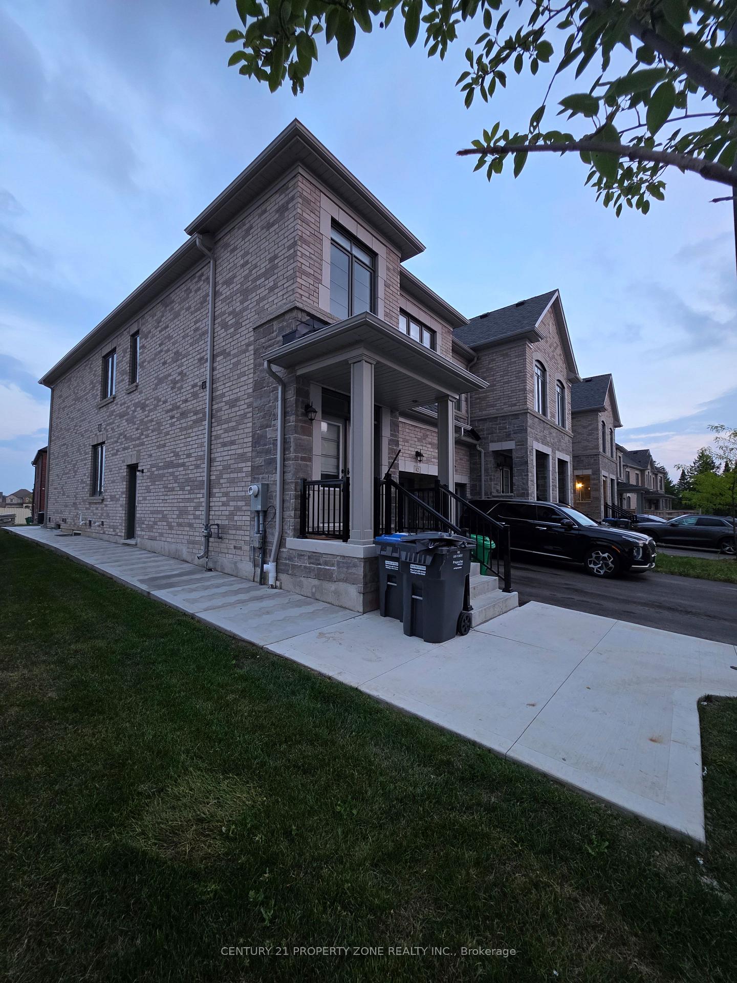 Photo 1 of 42 Hayrake Street, Brampton, Snelgrove — HOMEH