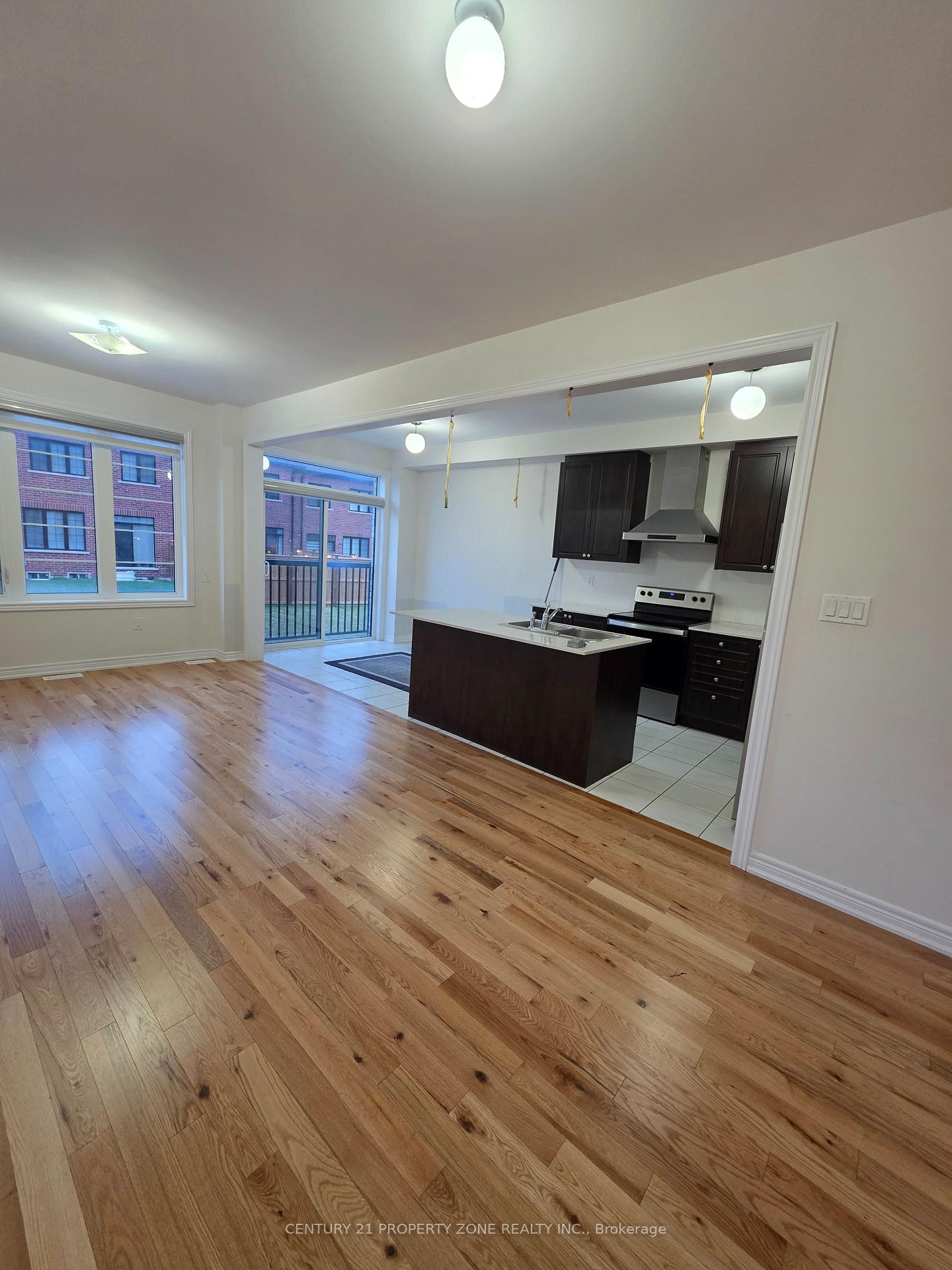 Photo 6 of 42 Hayrake Street, Brampton, Snelgrove — HOMEH