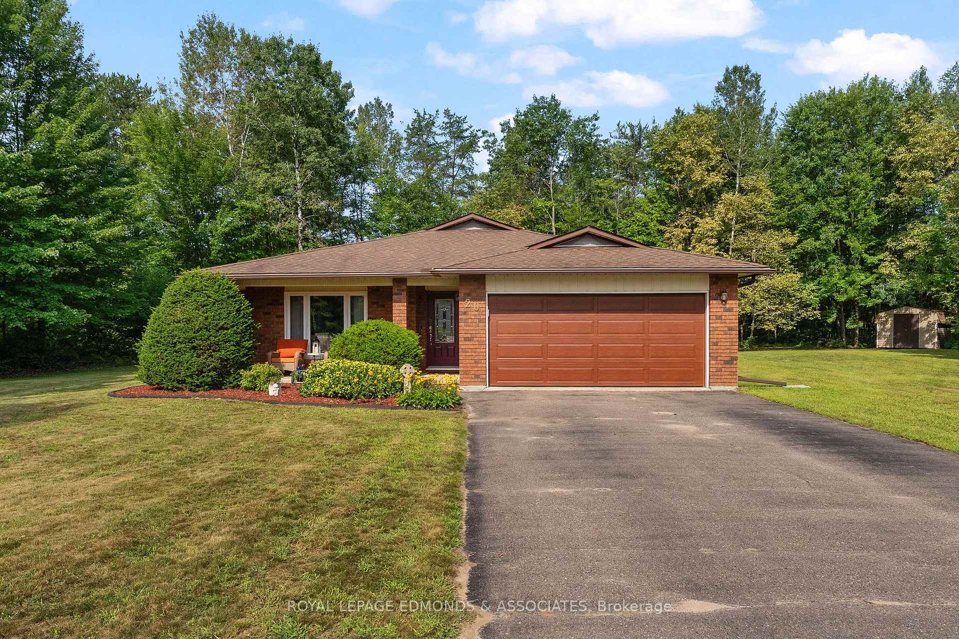 Photo 3 of 20 Mueller Crescent, Petawawa, Petawawa — HOMEH