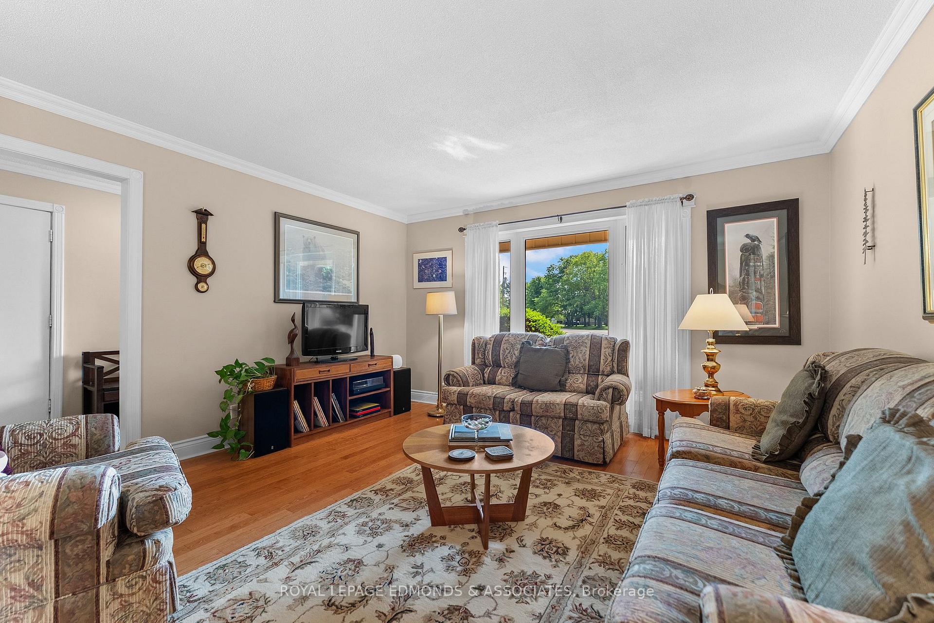 Photo 10 of 20 Mueller Crescent, Petawawa, Petawawa — HOMEH