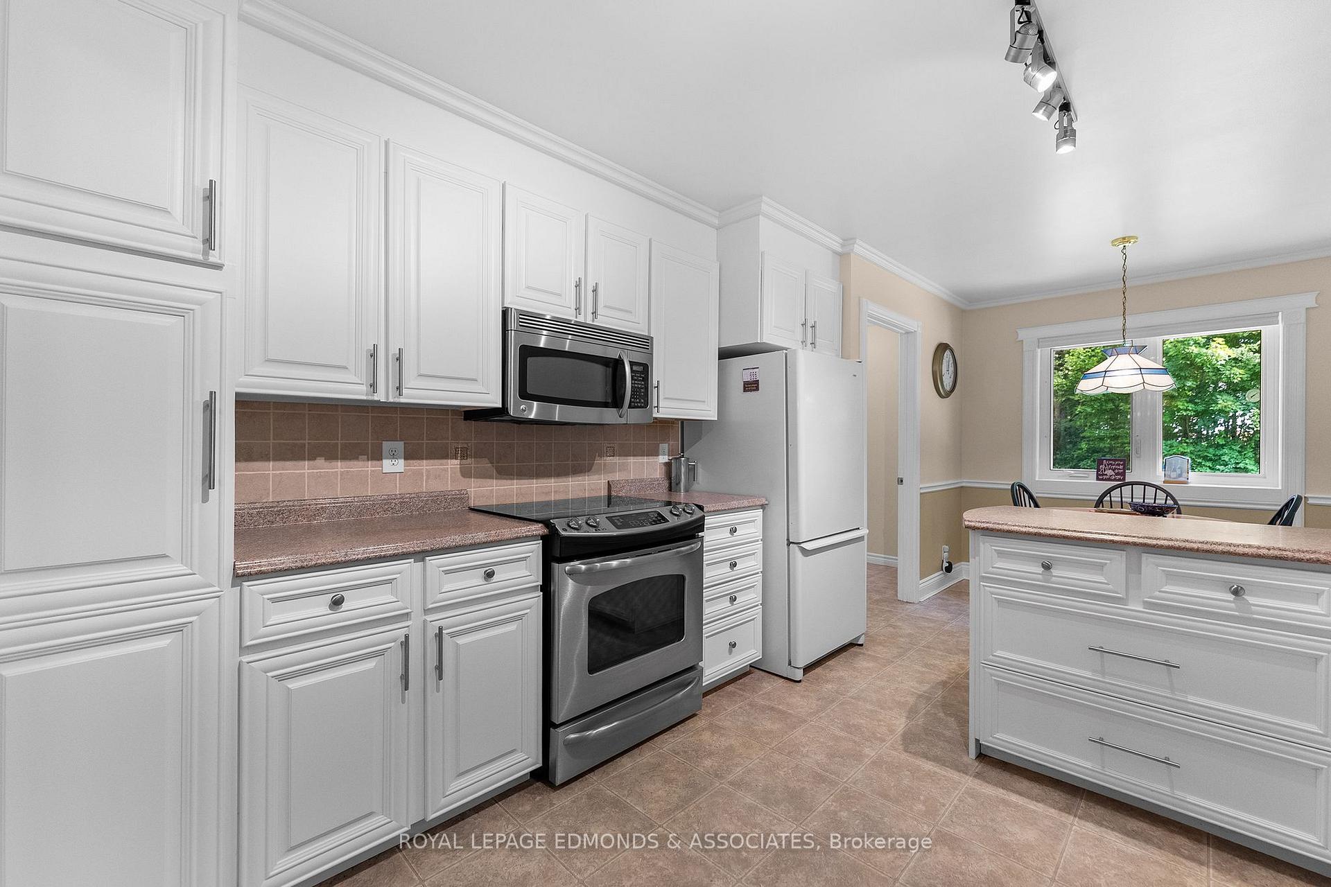 Photo 15 of 20 Mueller Crescent, Petawawa, Petawawa — HOMEH