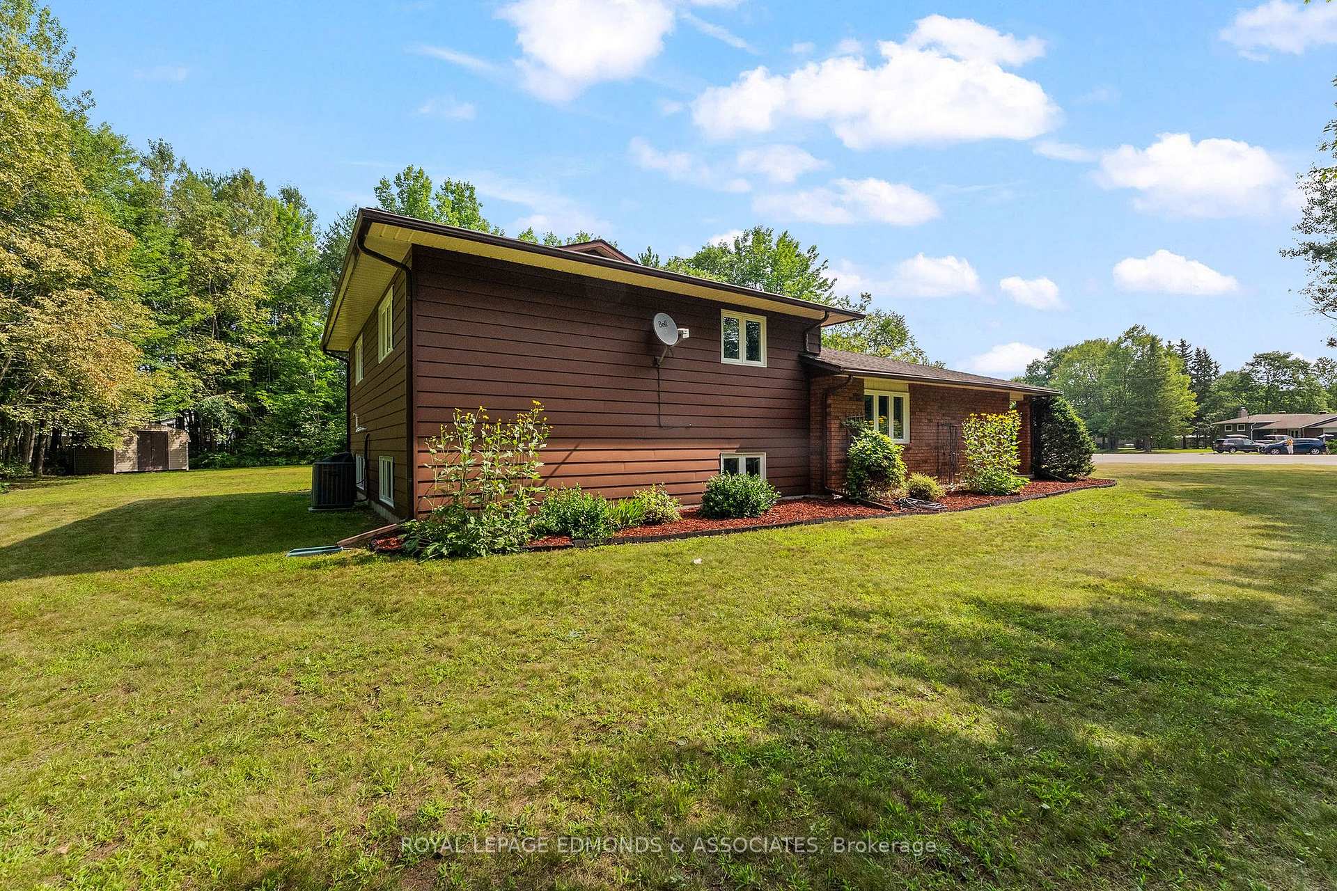 Photo 40 of 20 Mueller Crescent, Petawawa, Petawawa — HOMEH