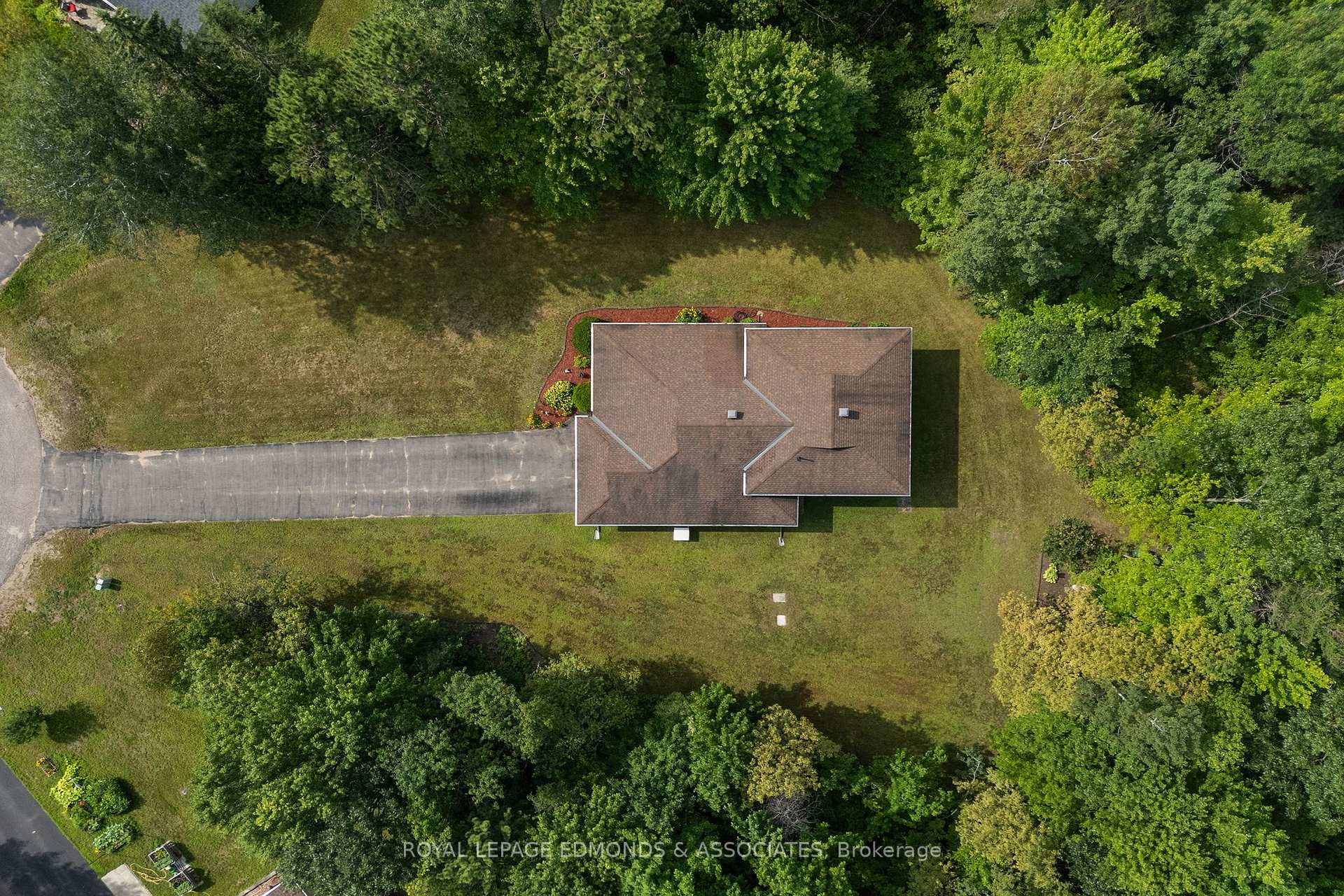 Photo 41 of 20 Mueller Crescent, Petawawa, Petawawa — HOMEH