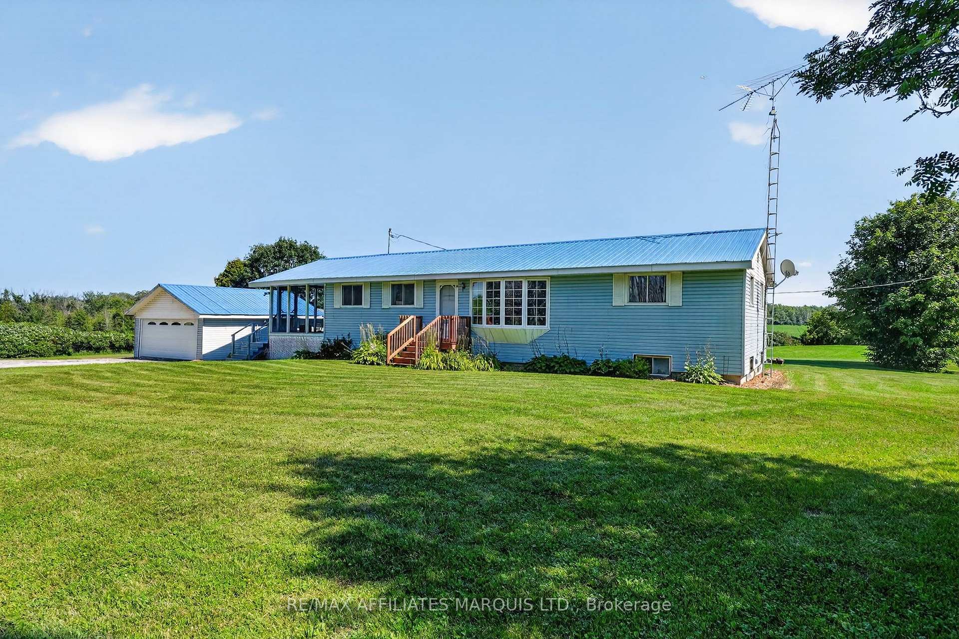 Photo 1 of 19456 Gore Road, South Glengarry, South Glengarry (Charlottenburgh) Twp — HOMEH