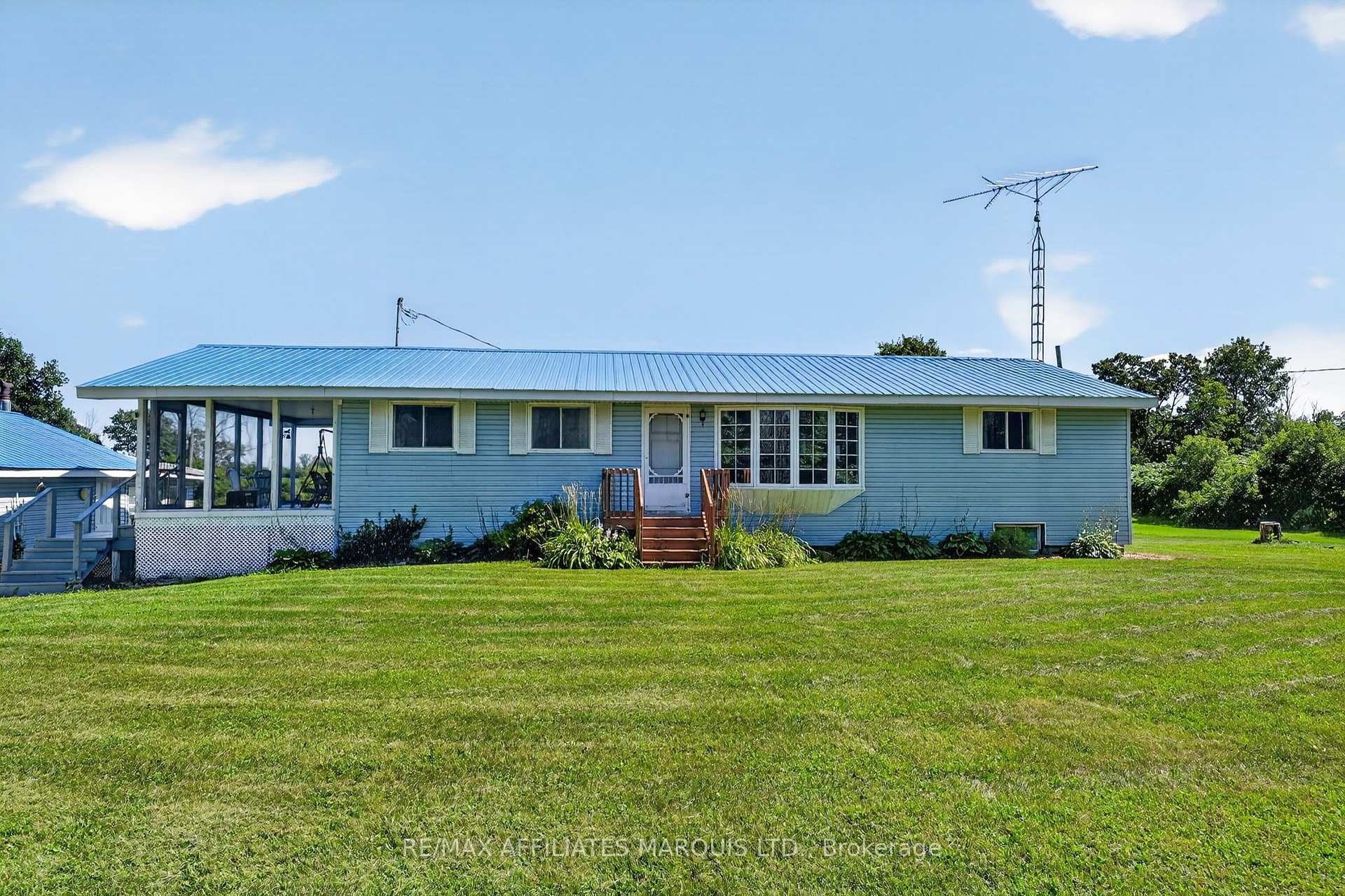 Photo 3 of 19456 Gore Road, South Glengarry, South Glengarry (Charlottenburgh) Twp — HOMEH