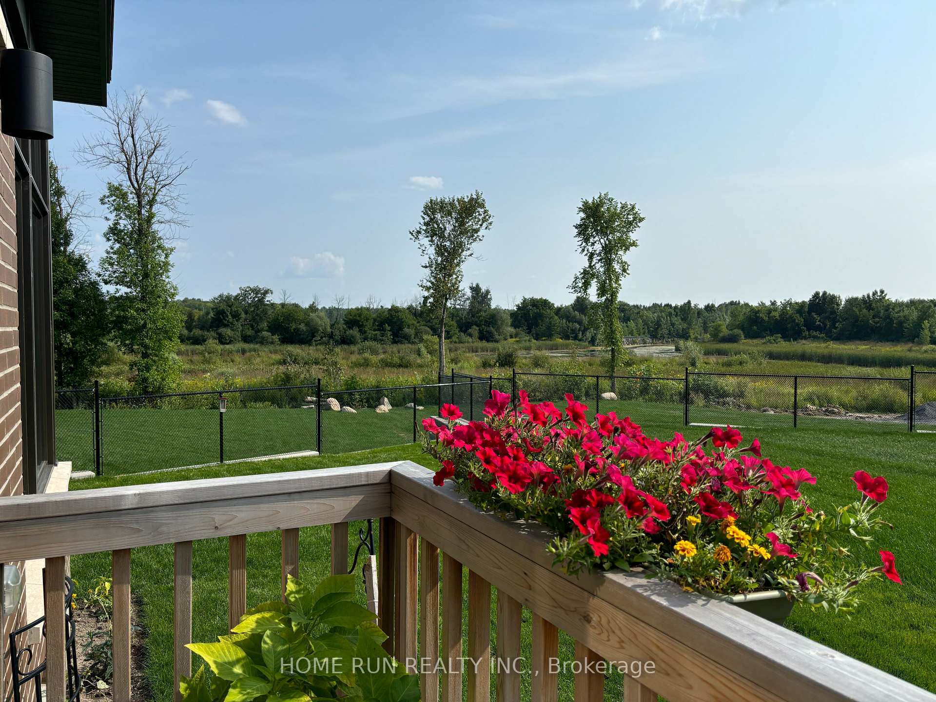 Photo 2 of 451 Longworth Avenue, Ottawa, Leitrim — HOMEH