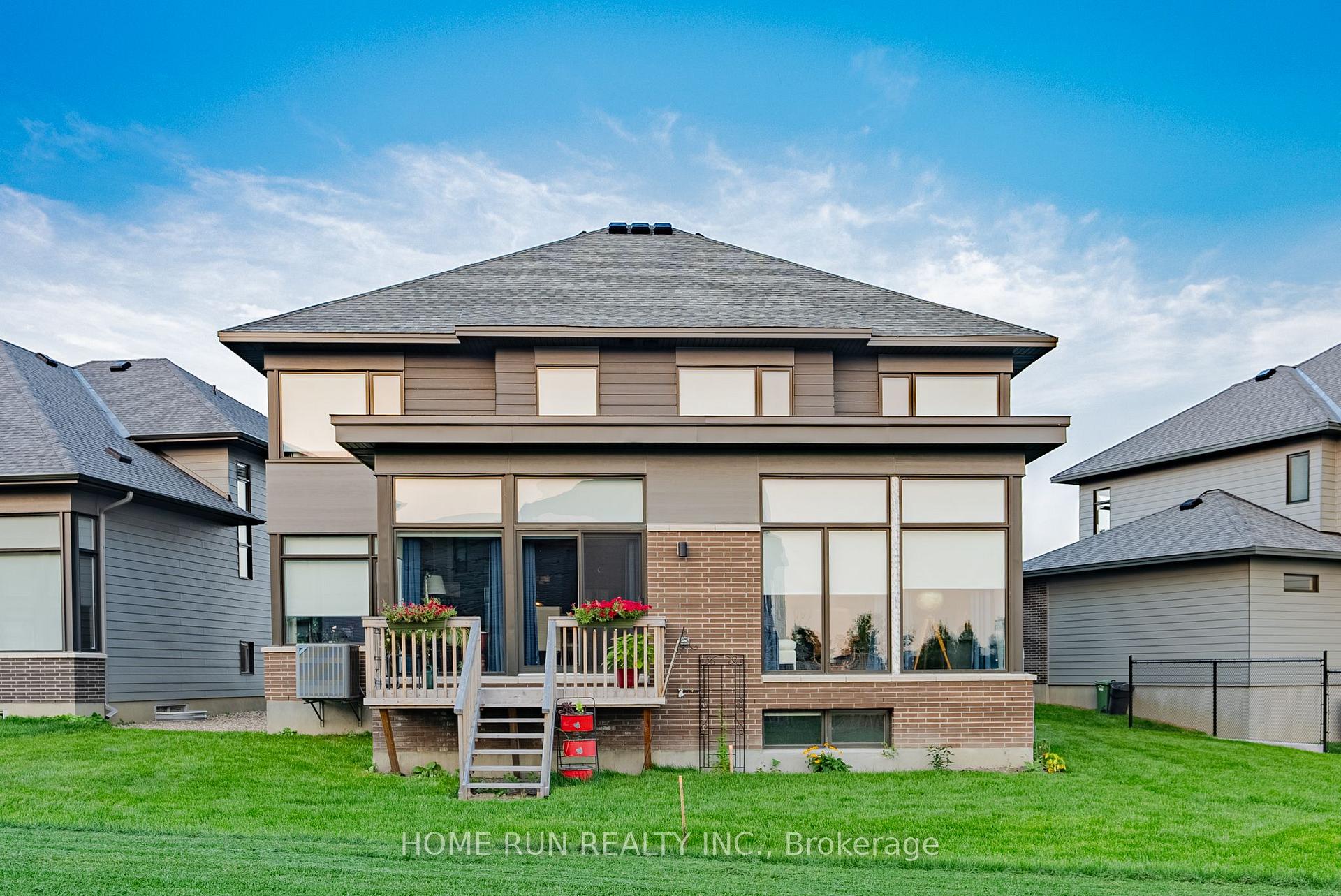 Photo 3 of 451 Longworth Avenue, Ottawa, Leitrim — HOMEH