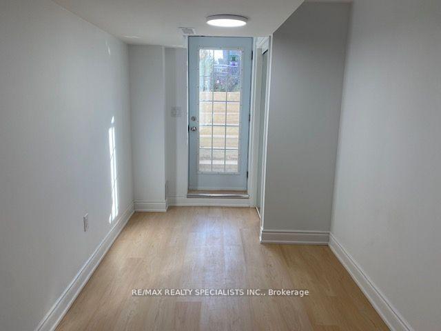 Photo 2 of Unit Lower, 886 Francine Crescent, Mississauga, East Credit — HOMEH