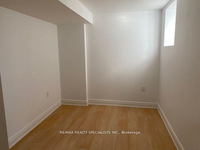 Photo 3 of Unit Lower, 886 Francine Crescent, Mississauga, East Credit — HOMEH