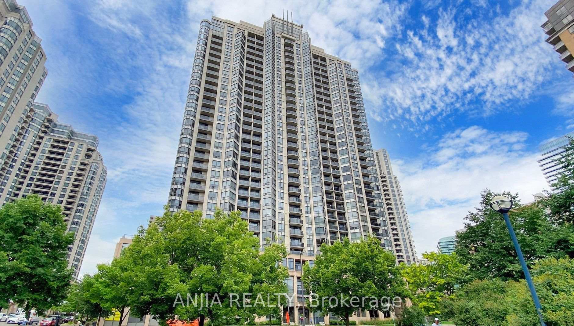 Front of Unit 1811, 10 Northtown Way