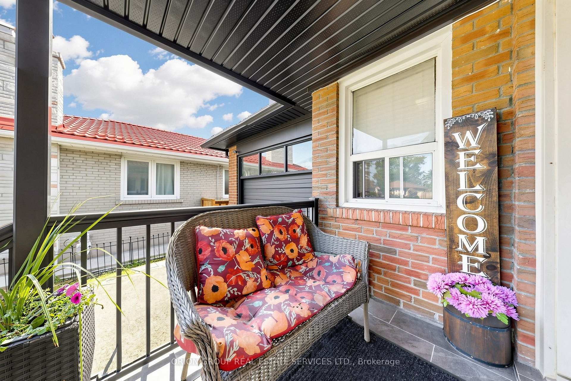 Photo 3 of 145 Kingsview Boulevard, Etobicoke, Kingsview Village-The Westway — HOMEH