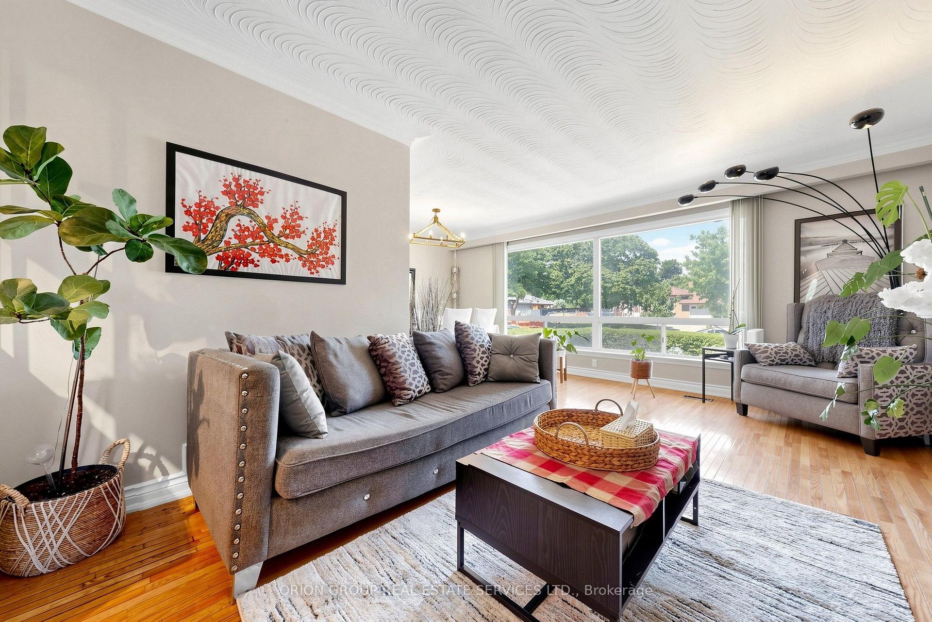 Photo 4 of 145 Kingsview Boulevard, Etobicoke, Kingsview Village-The Westway — HOMEH
