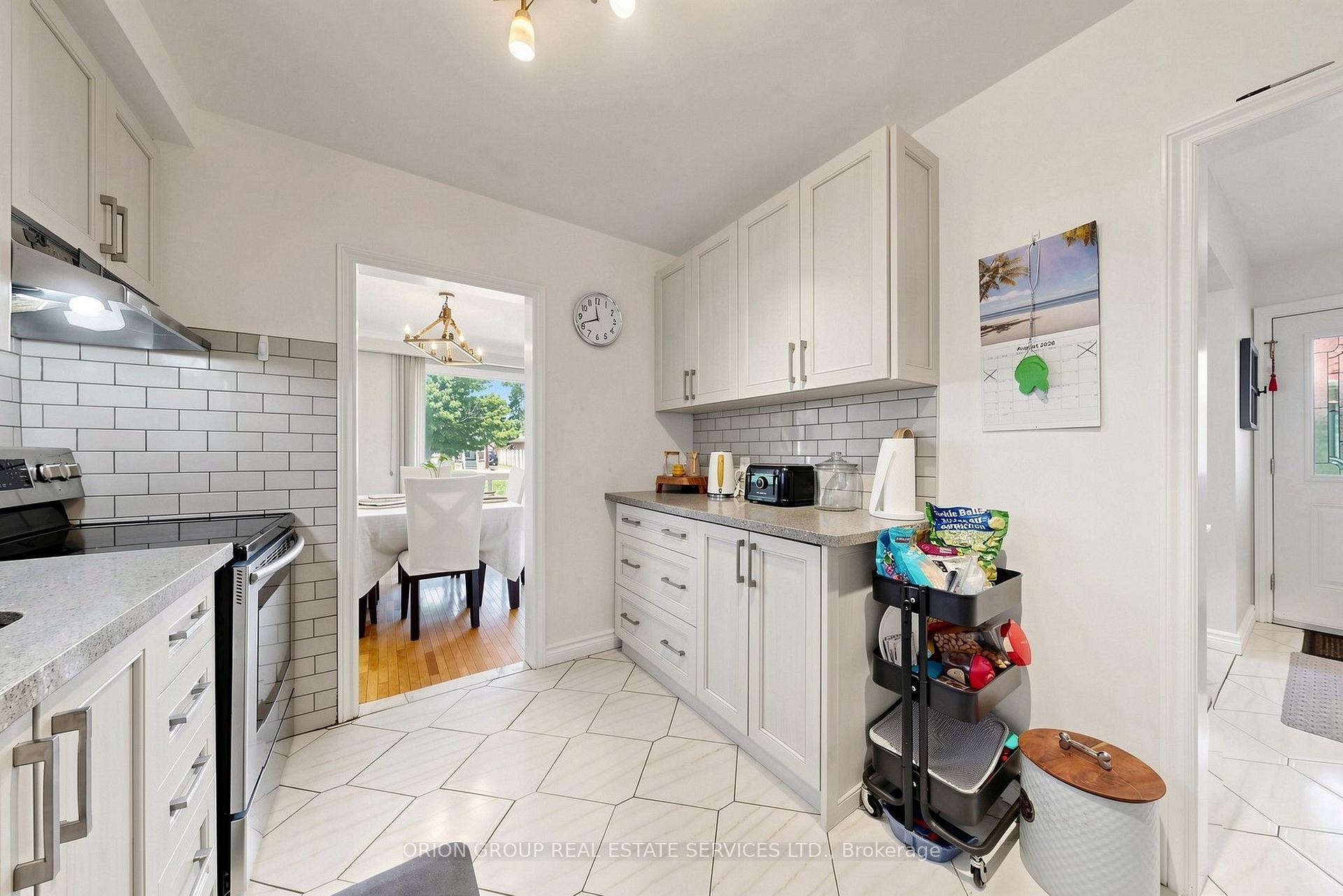 Photo 10 of 145 Kingsview Boulevard, Etobicoke, Kingsview Village-The Westway — HOMEH