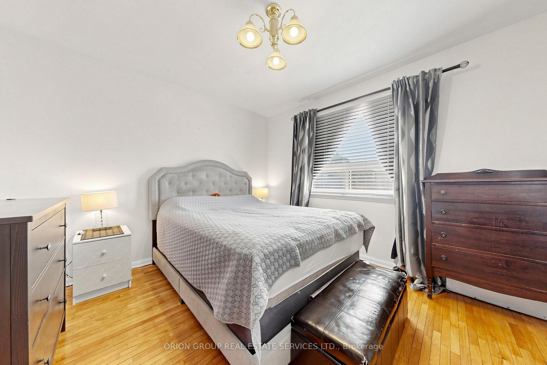 Photo 14 of 145 Kingsview Boulevard, Etobicoke, Kingsview Village-The Westway — HOMEH