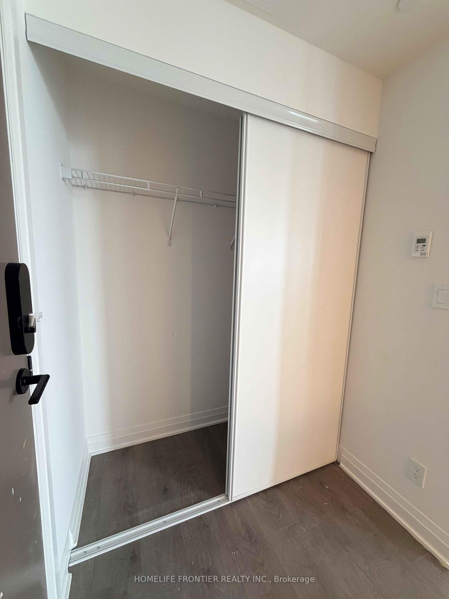 Photo 2 of Unit 4704, 4015 The Exchange, Mississauga, City Centre — HOMEH
