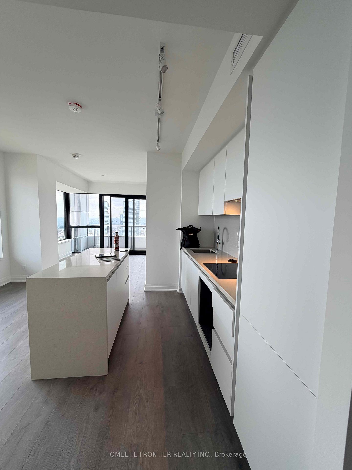 Photo 6 of Unit 4704, 4015 The Exchange, Mississauga, City Centre — HOMEH