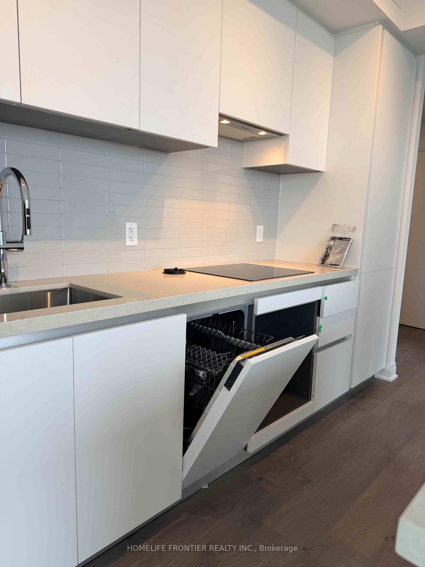 Photo 7 of Unit 4704, 4015 The Exchange, Mississauga, City Centre — HOMEH