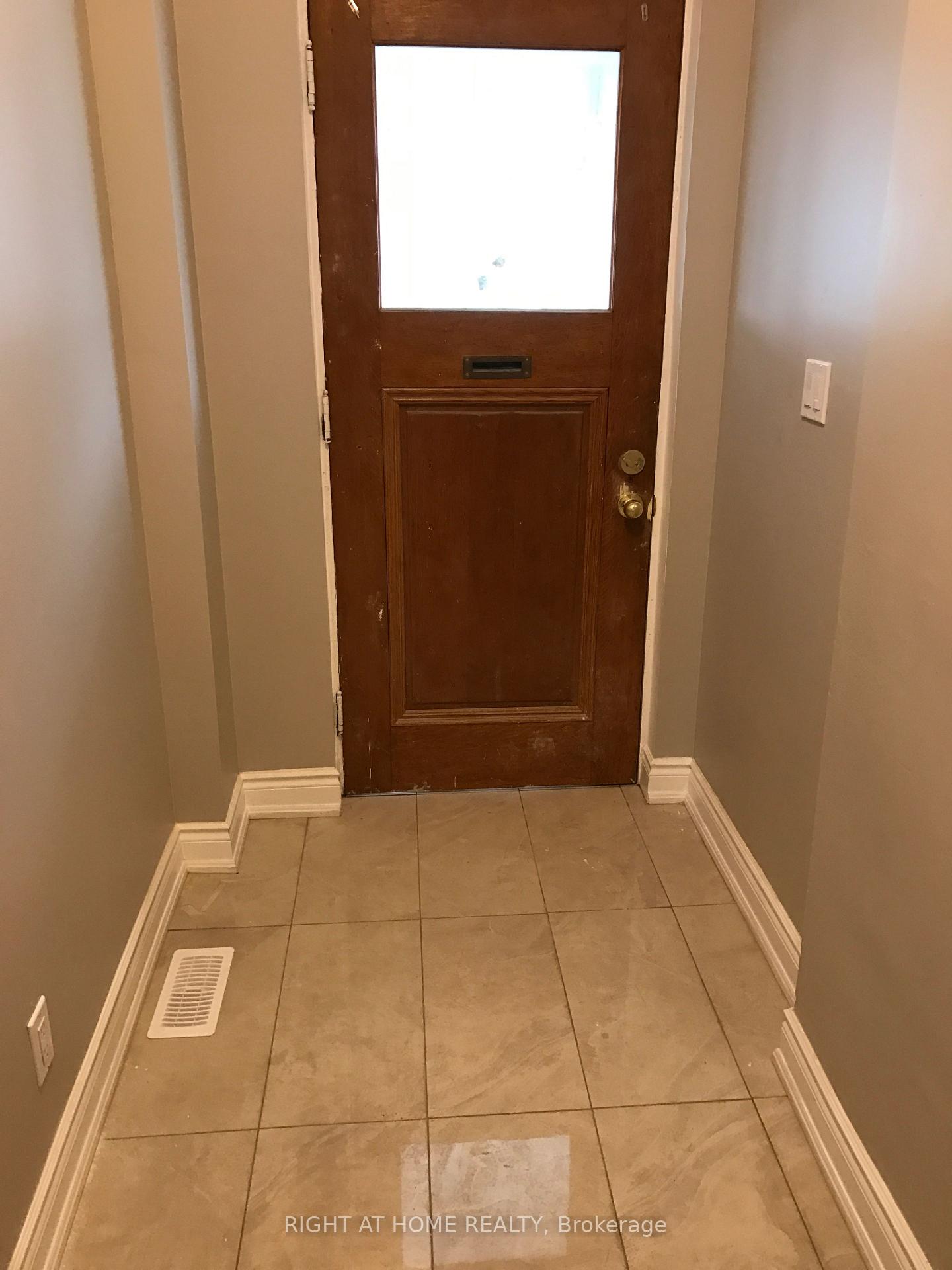 Photo 2 of Unit Main Floor Unit, 989 Dufferin Street, Toronto, Dufferin Grove — HOMEH