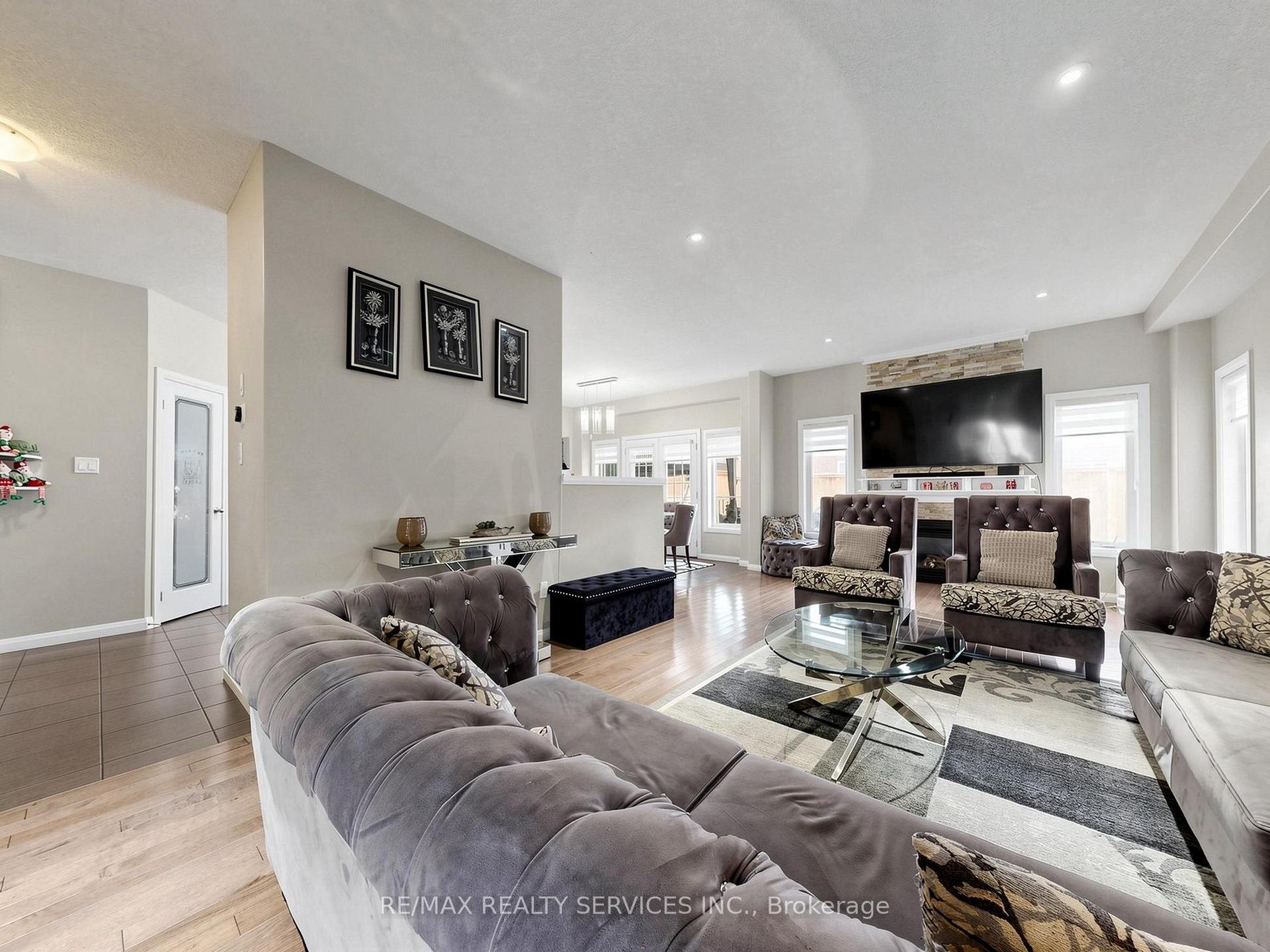 Photo 9 of 291 Hardcastle Drive, Cambridge, Blair Road — HOMEH