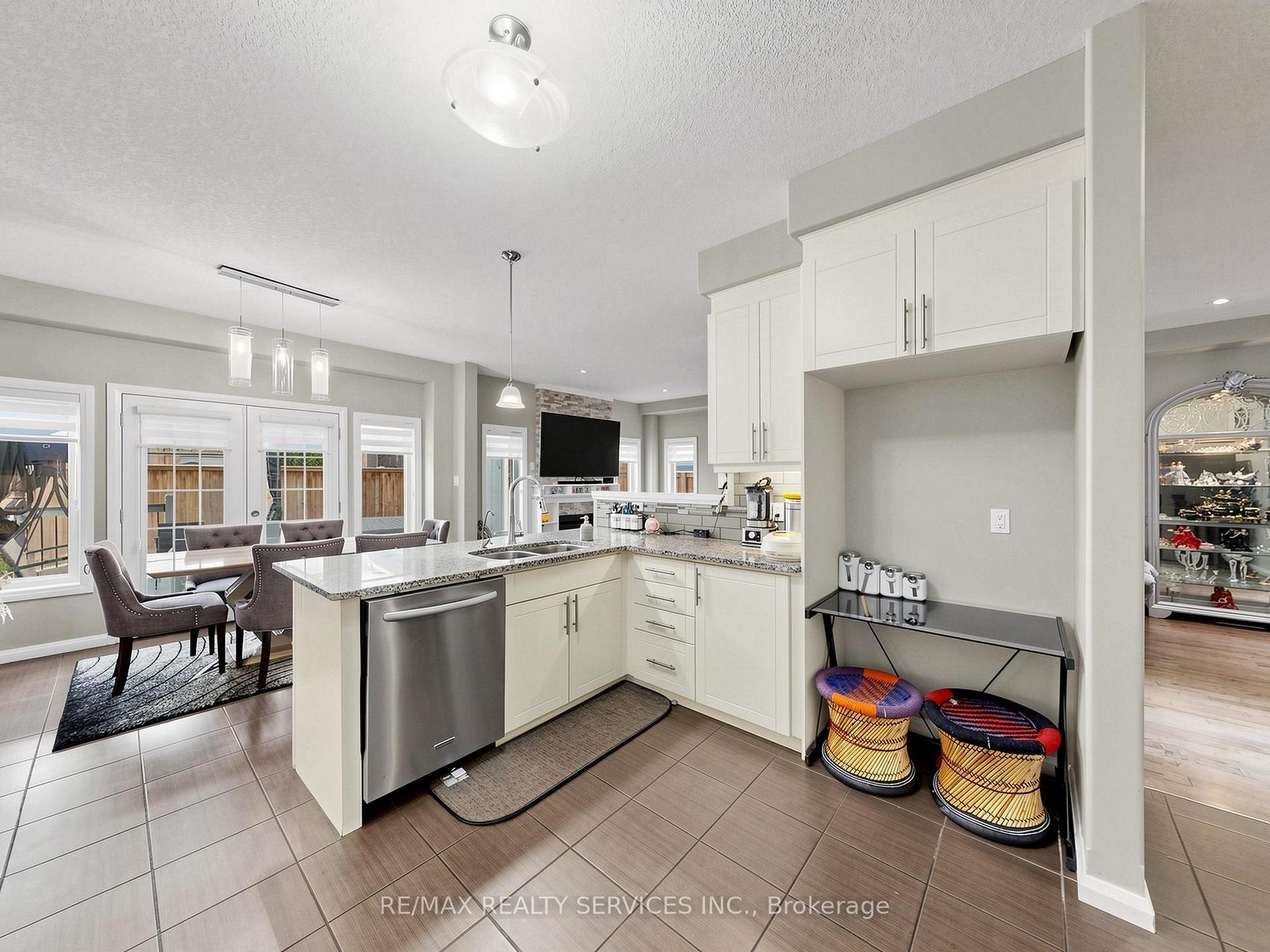 Photo 10 of 291 Hardcastle Drive, Cambridge, Blair Road — HOMEH