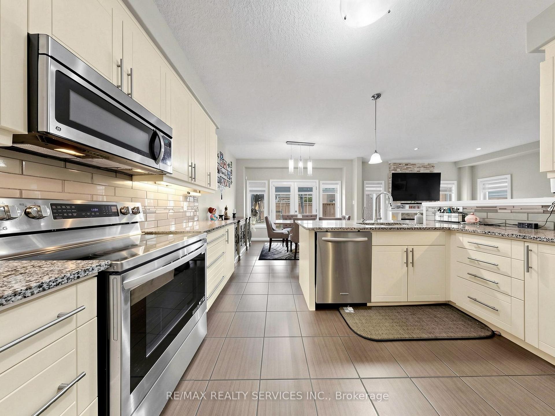 Photo 11 of 291 Hardcastle Drive, Cambridge, Blair Road — HOMEH
