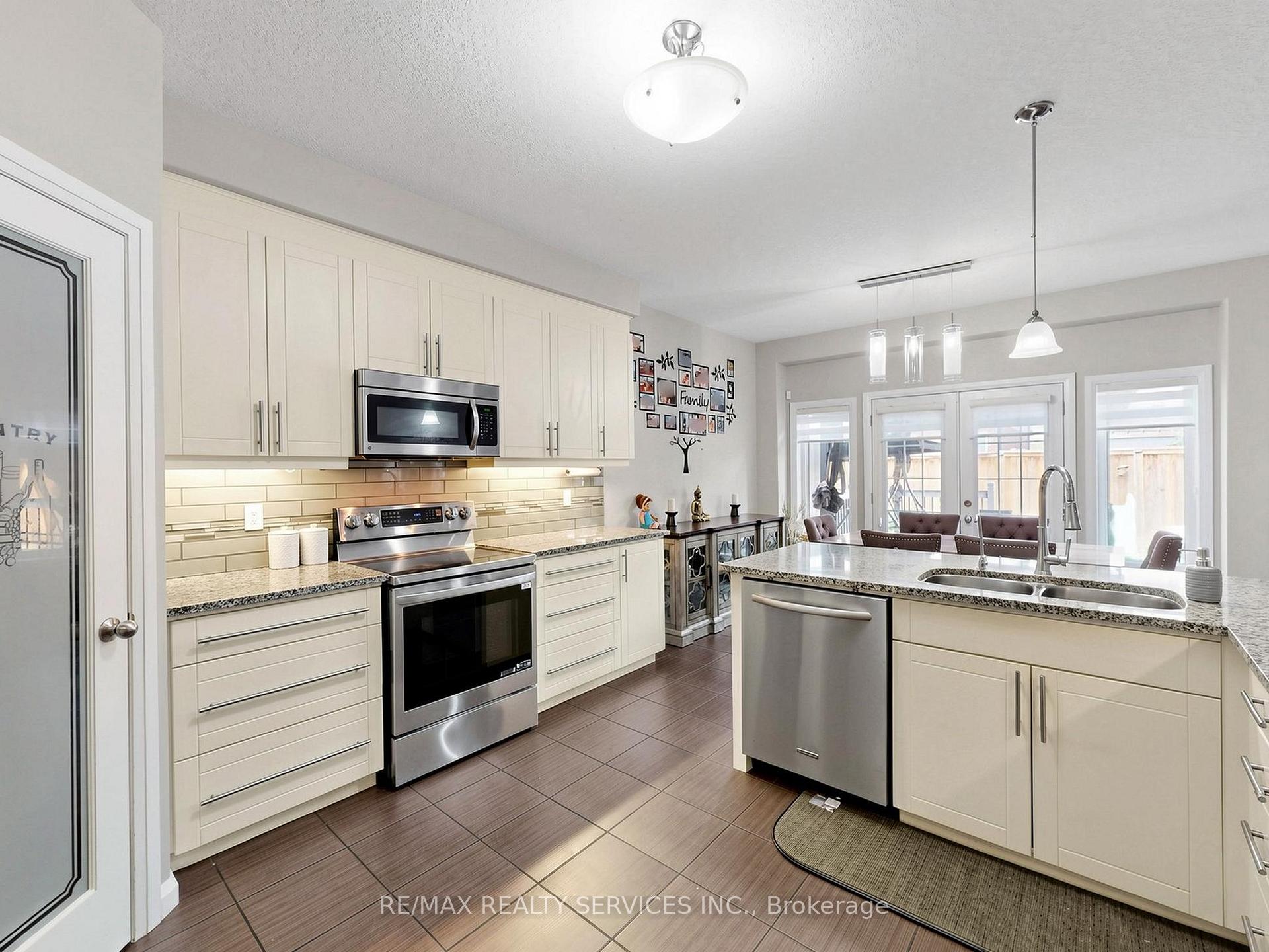 Photo 12 of 291 Hardcastle Drive, Cambridge, Blair Road — HOMEH