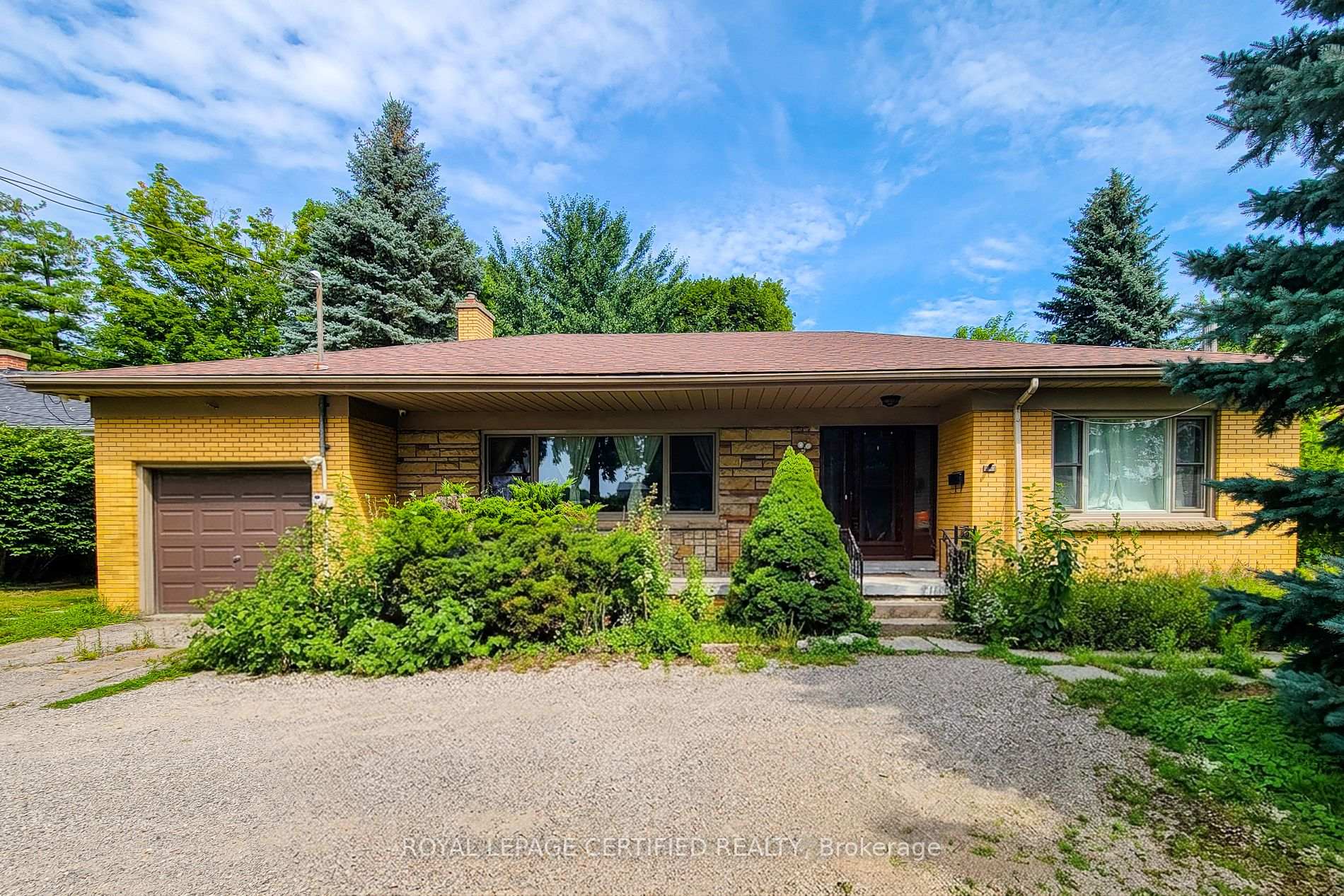Photo 3 of 55 Garner Road, Hamilton, Ancaster — HOMEH