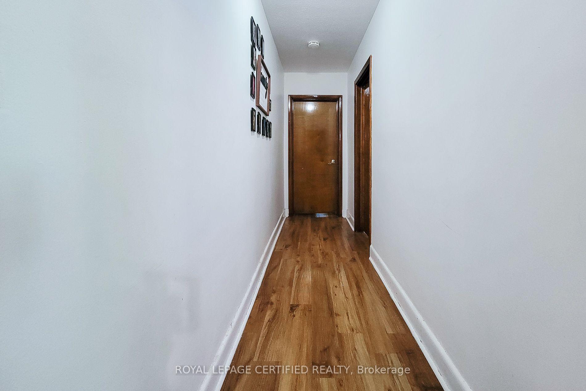 Photo 5 of 55 Garner Road, Hamilton, Ancaster — HOMEH