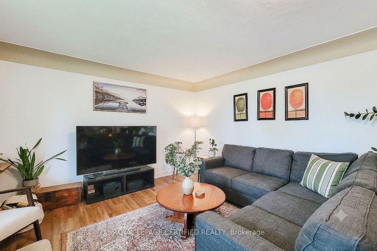 Photo 8 of 55 Garner Road, Hamilton, Ancaster — HOMEH