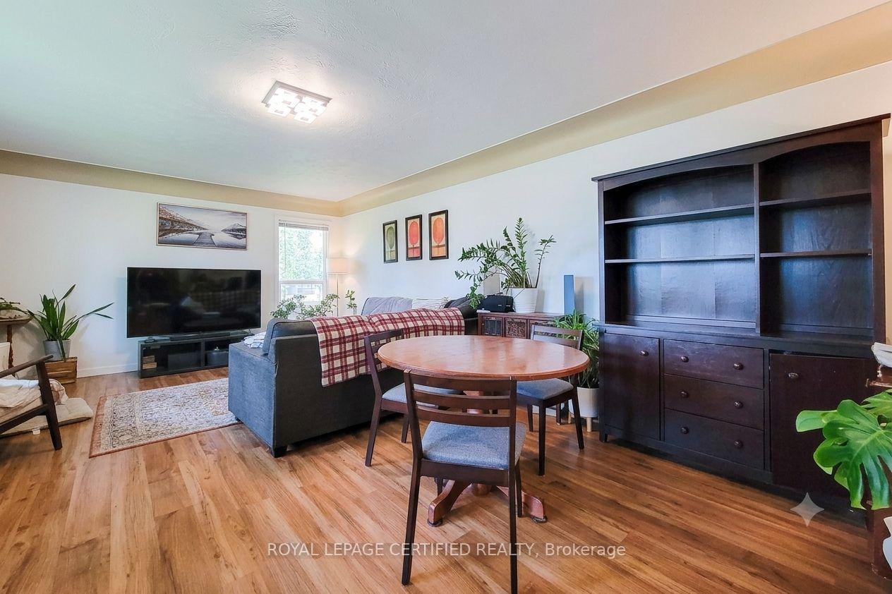 Photo 10 of 55 Garner Road, Hamilton, Ancaster — HOMEH