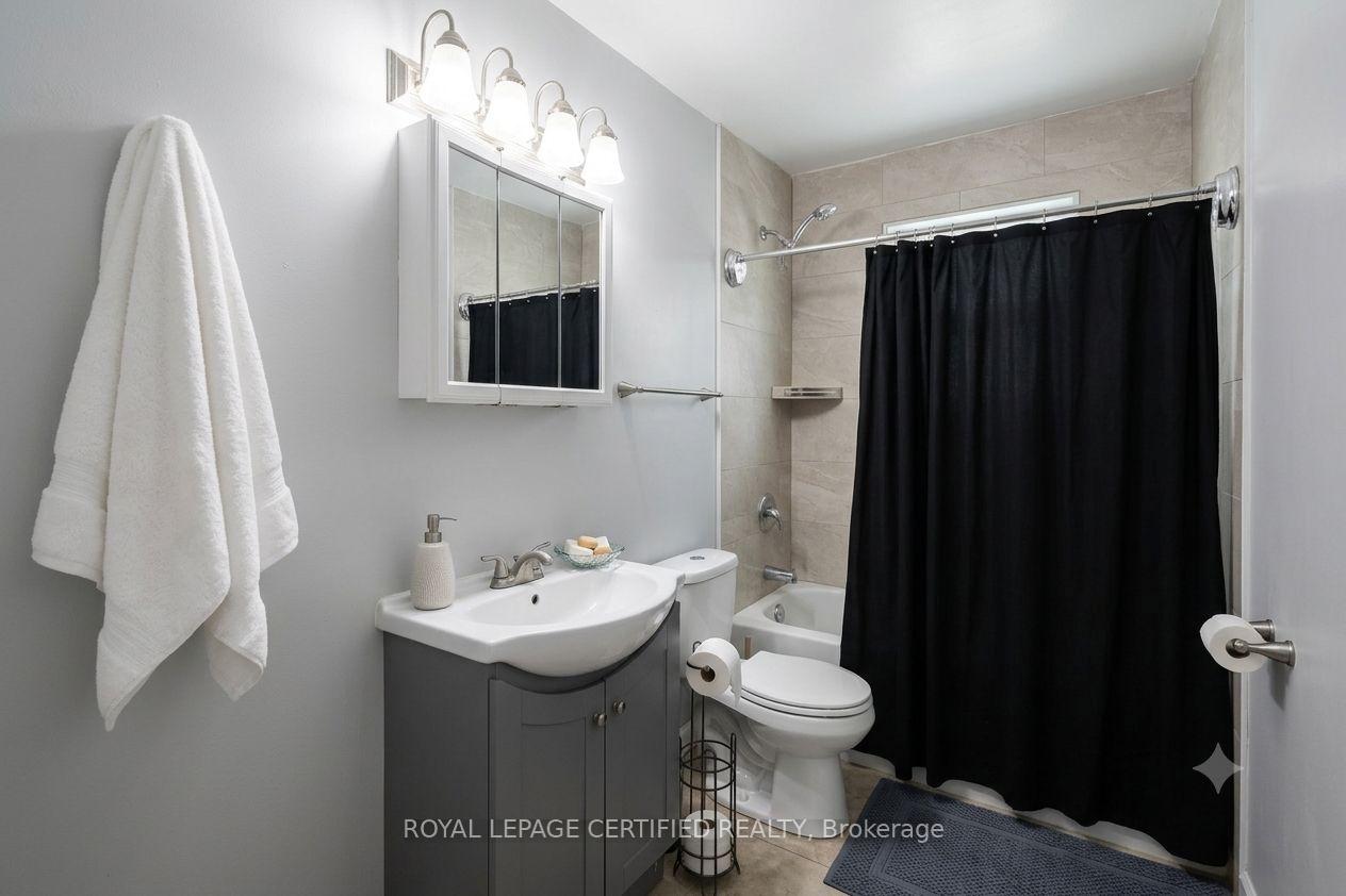 Photo 15 of 55 Garner Road, Hamilton, Ancaster — HOMEH