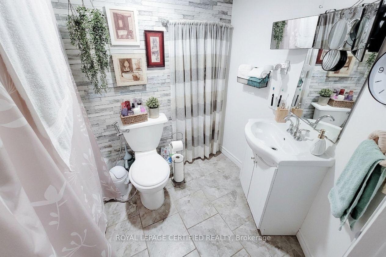 Photo 23 of 55 Garner Road, Hamilton, Ancaster — HOMEH