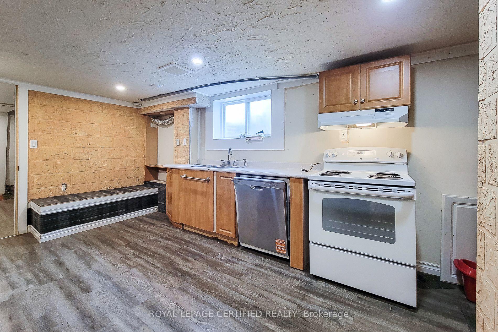 Photo 25 of 55 Garner Road, Hamilton, Ancaster — HOMEH