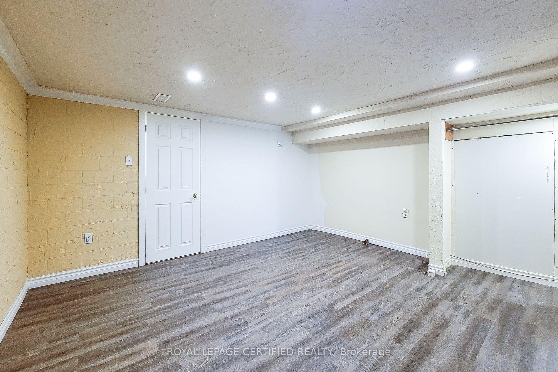 Photo 26 of 55 Garner Road, Hamilton, Ancaster — HOMEH
