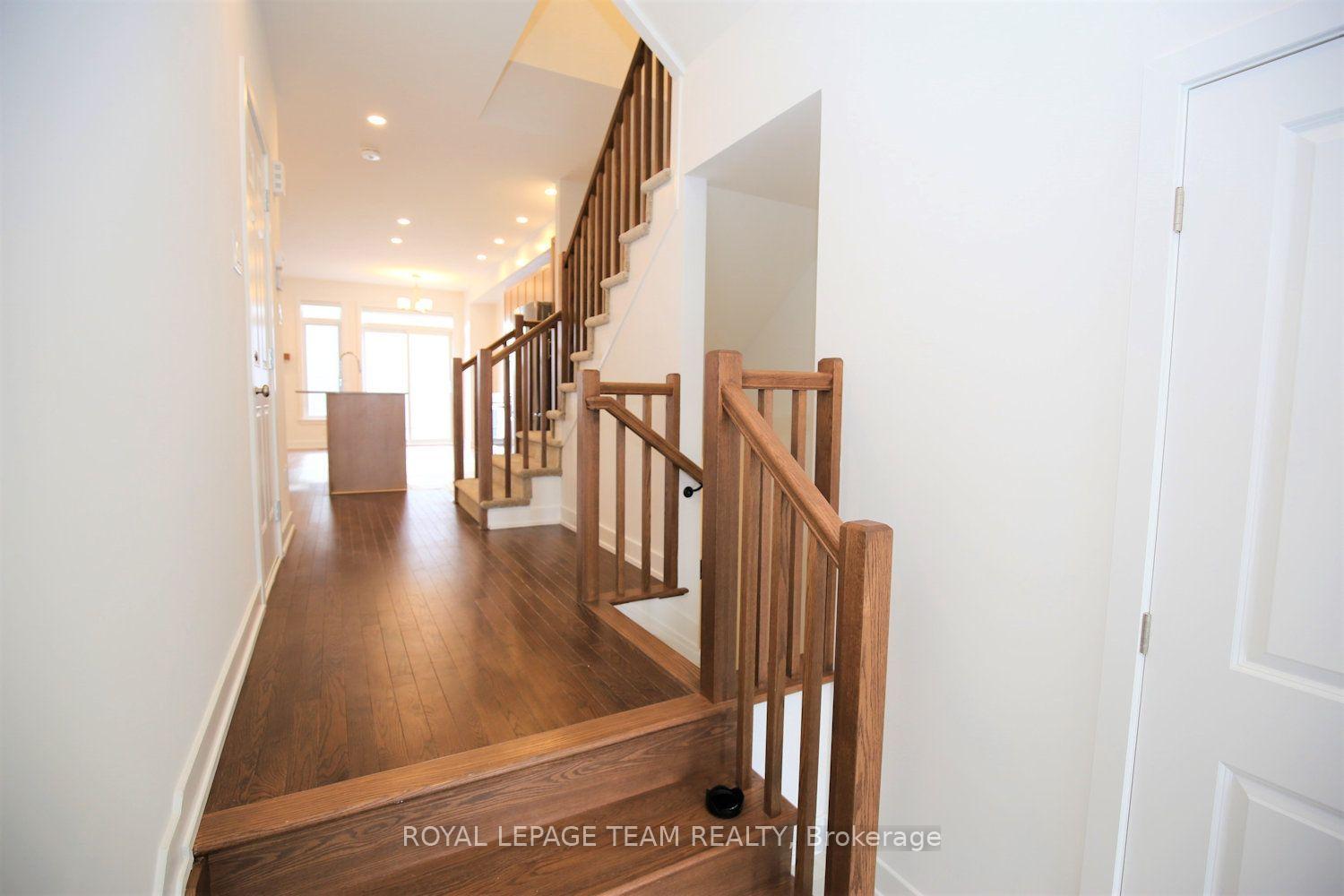 Photo 9 of 258 Monticello Avenue, Ottawa, Kanata - Emerald Meadows/Trailwest — HOMEH