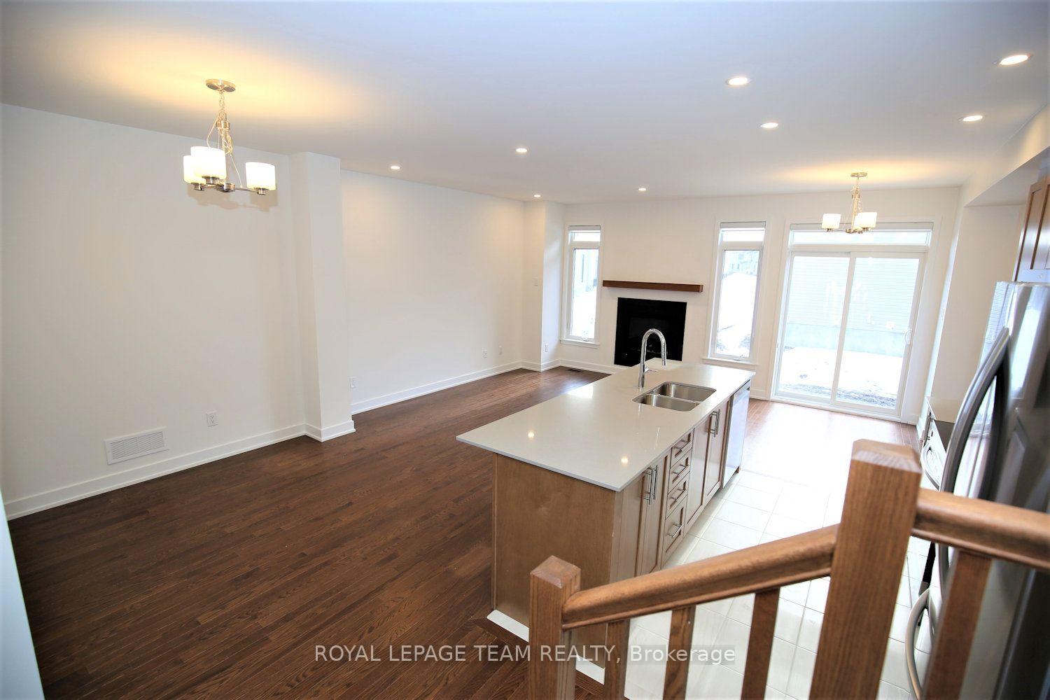 Photo 10 of 258 Monticello Avenue, Ottawa, Kanata - Emerald Meadows/Trailwest — HOMEH