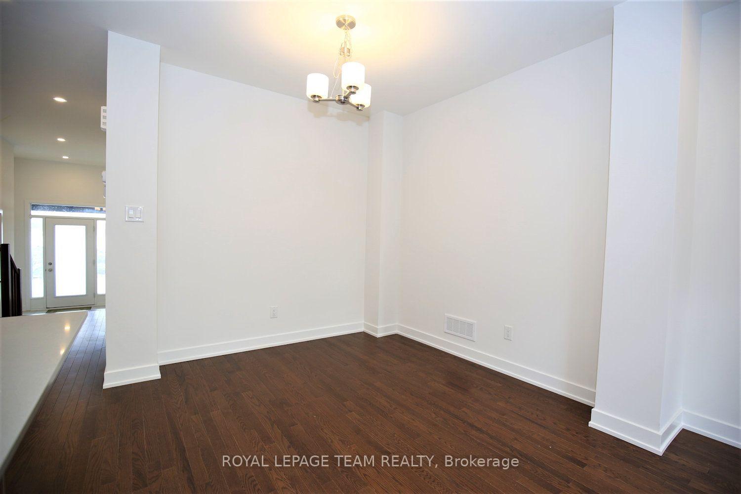 Photo 11 of 258 Monticello Avenue, Ottawa, Kanata - Emerald Meadows/Trailwest — HOMEH