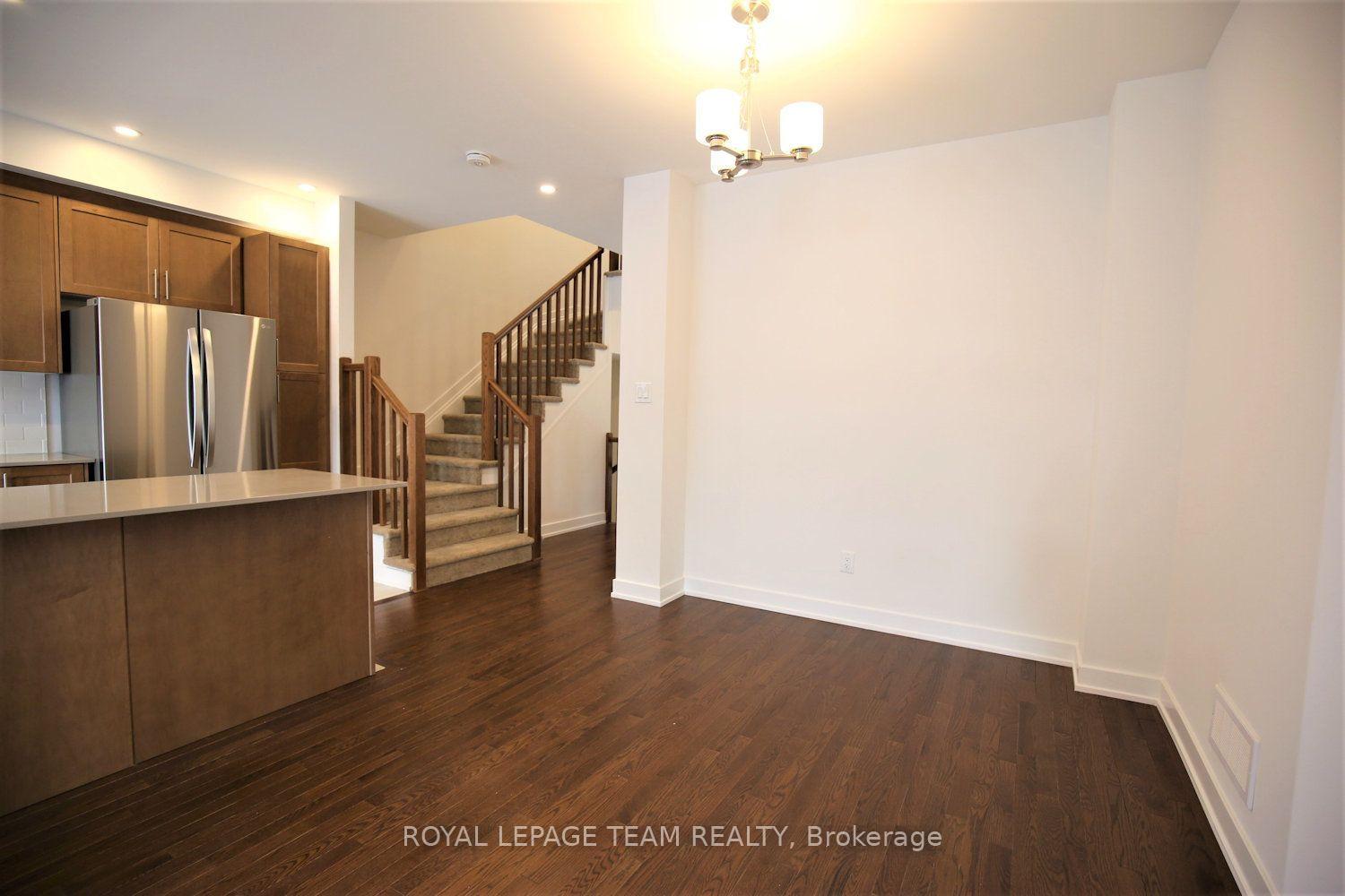 Photo 12 of 258 Monticello Avenue, Ottawa, Kanata - Emerald Meadows/Trailwest — HOMEH