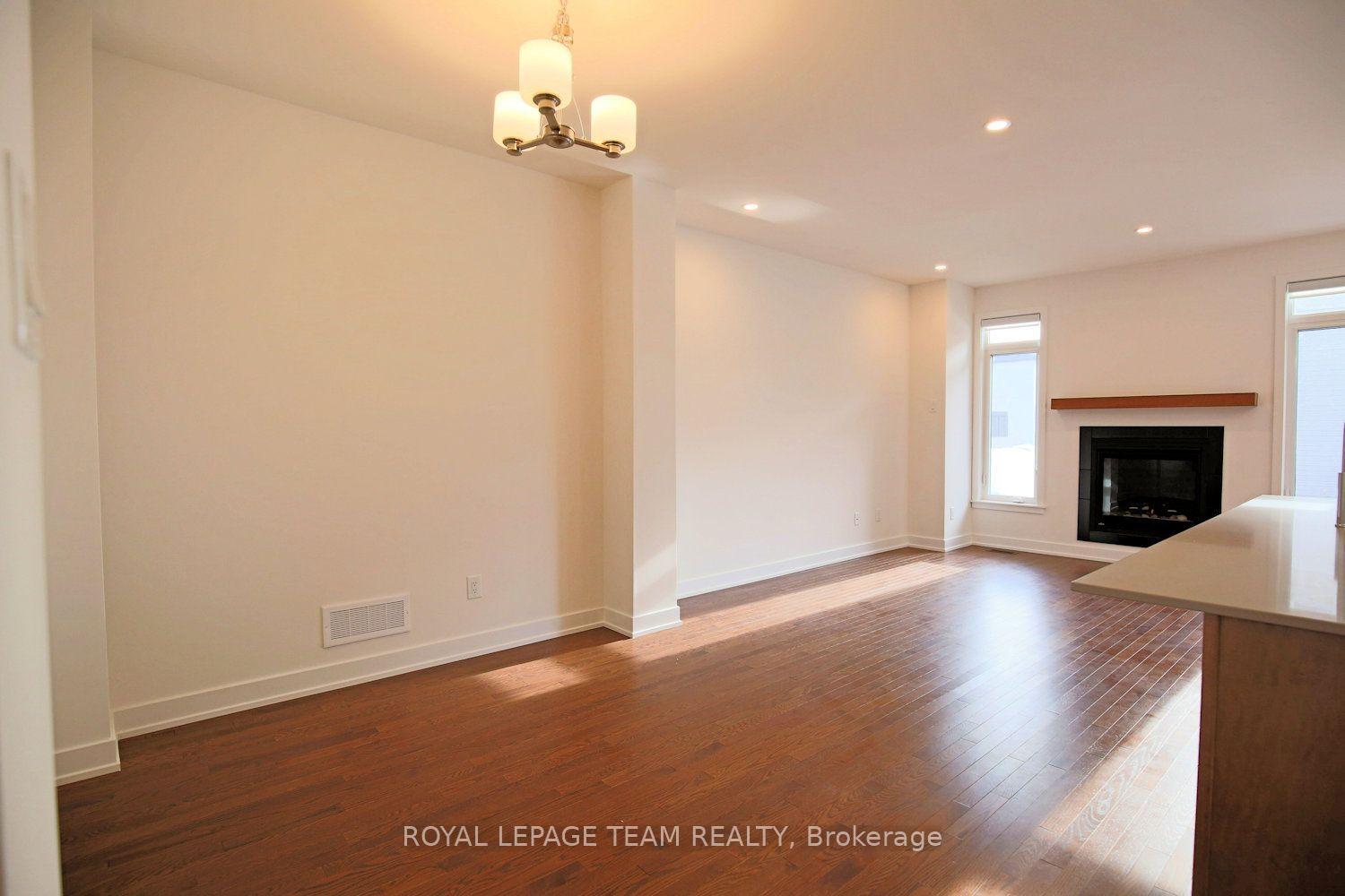 Photo 13 of 258 Monticello Avenue, Ottawa, Kanata - Emerald Meadows/Trailwest — HOMEH