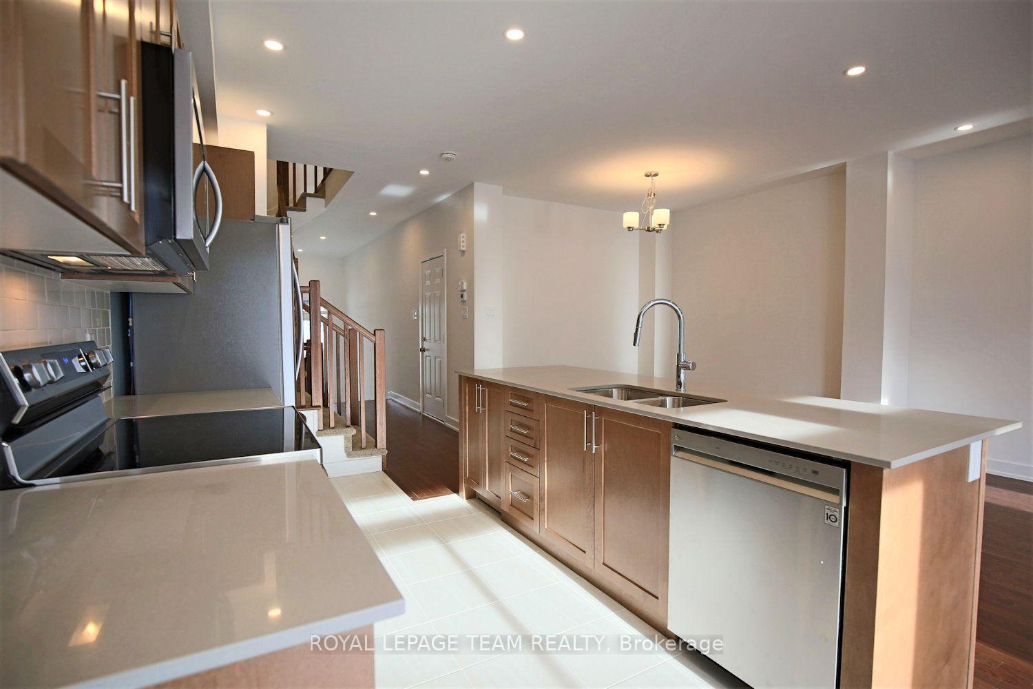 Photo 17 of 258 Monticello Avenue, Ottawa, Kanata - Emerald Meadows/Trailwest — HOMEH