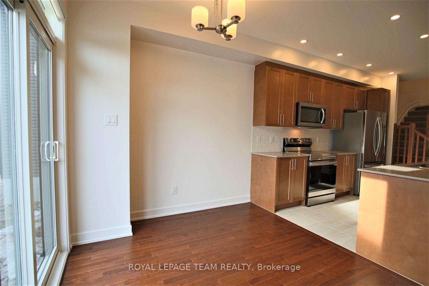Photo 20 of 258 Monticello Avenue, Ottawa, Kanata - Emerald Meadows/Trailwest — HOMEH