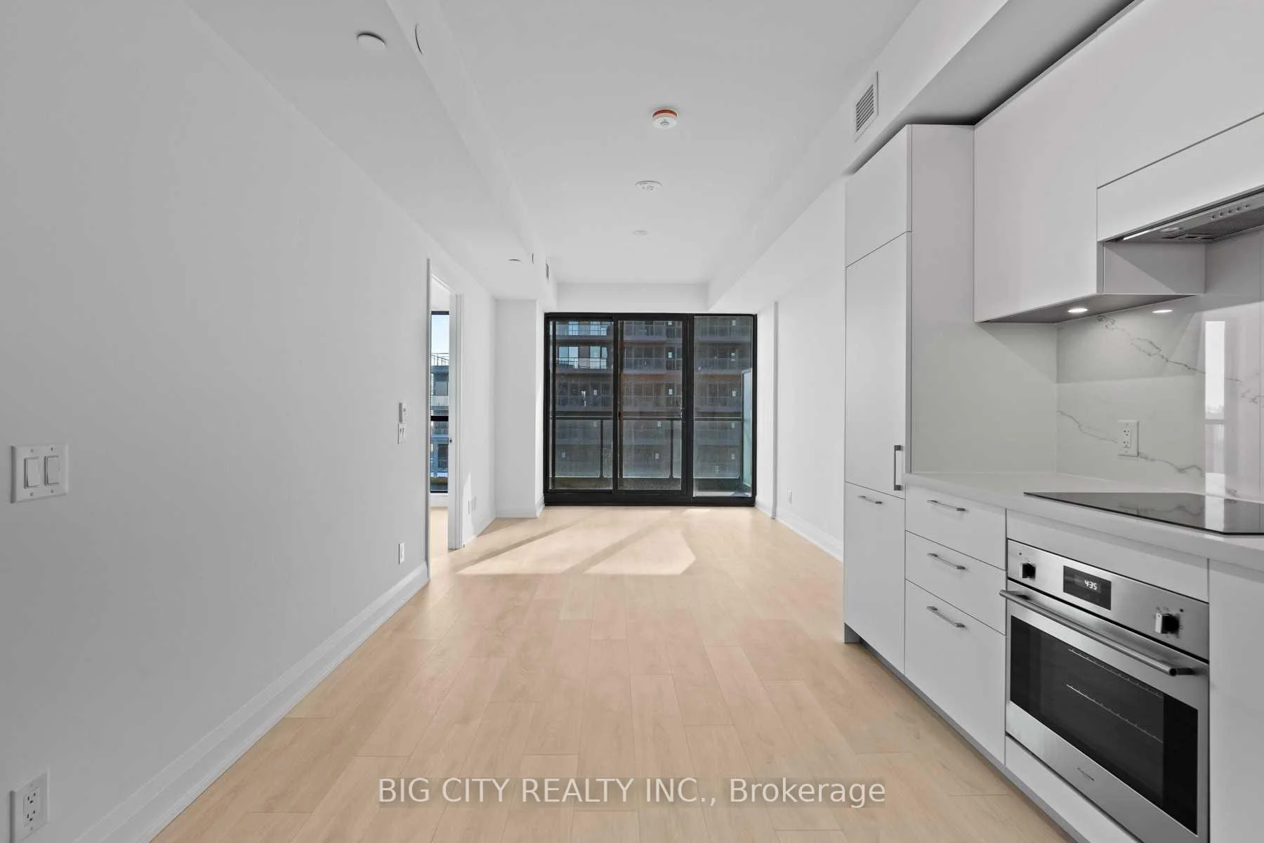 Photo 4 of Unit 904, 25 Frederick Todd Way, Toronto, Thorncliffe Park — HOMEH
