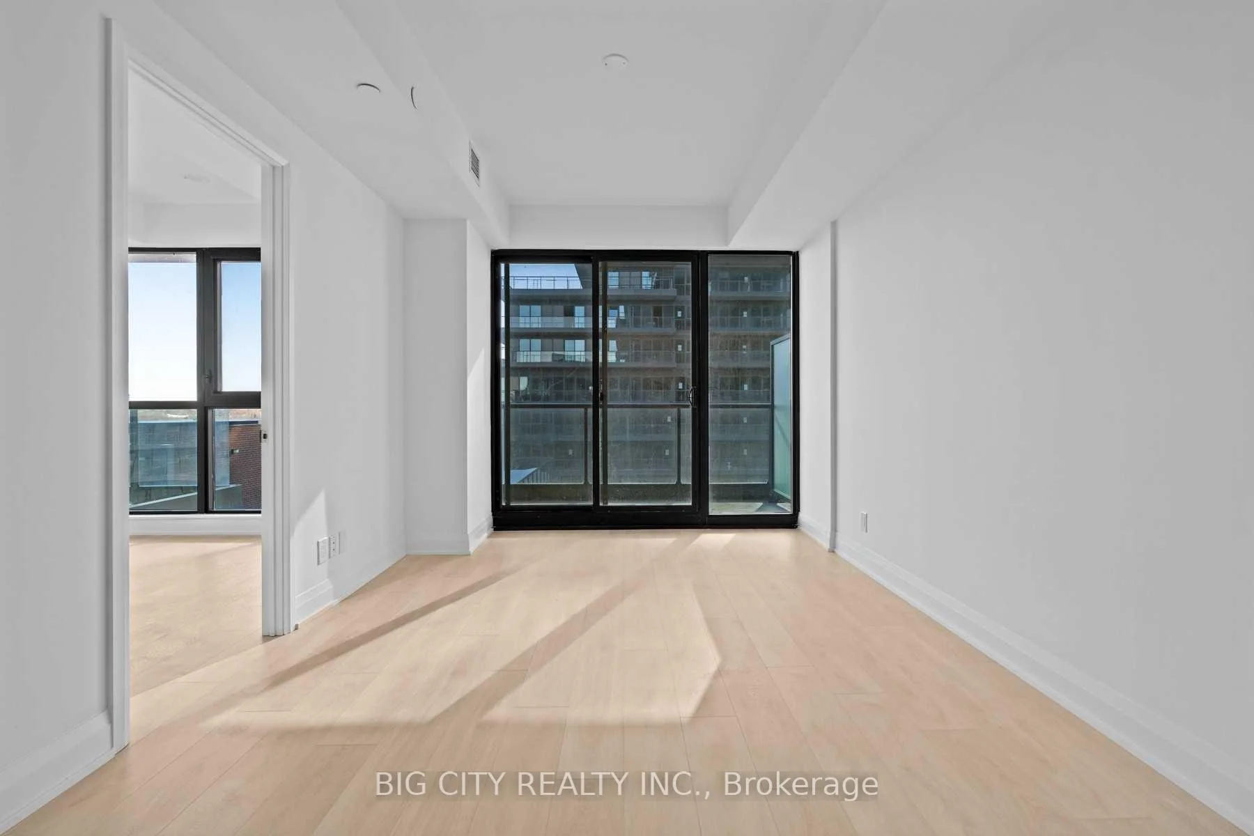 Photo 8 of Unit 904, 25 Frederick Todd Way, Toronto, Thorncliffe Park — HOMEH